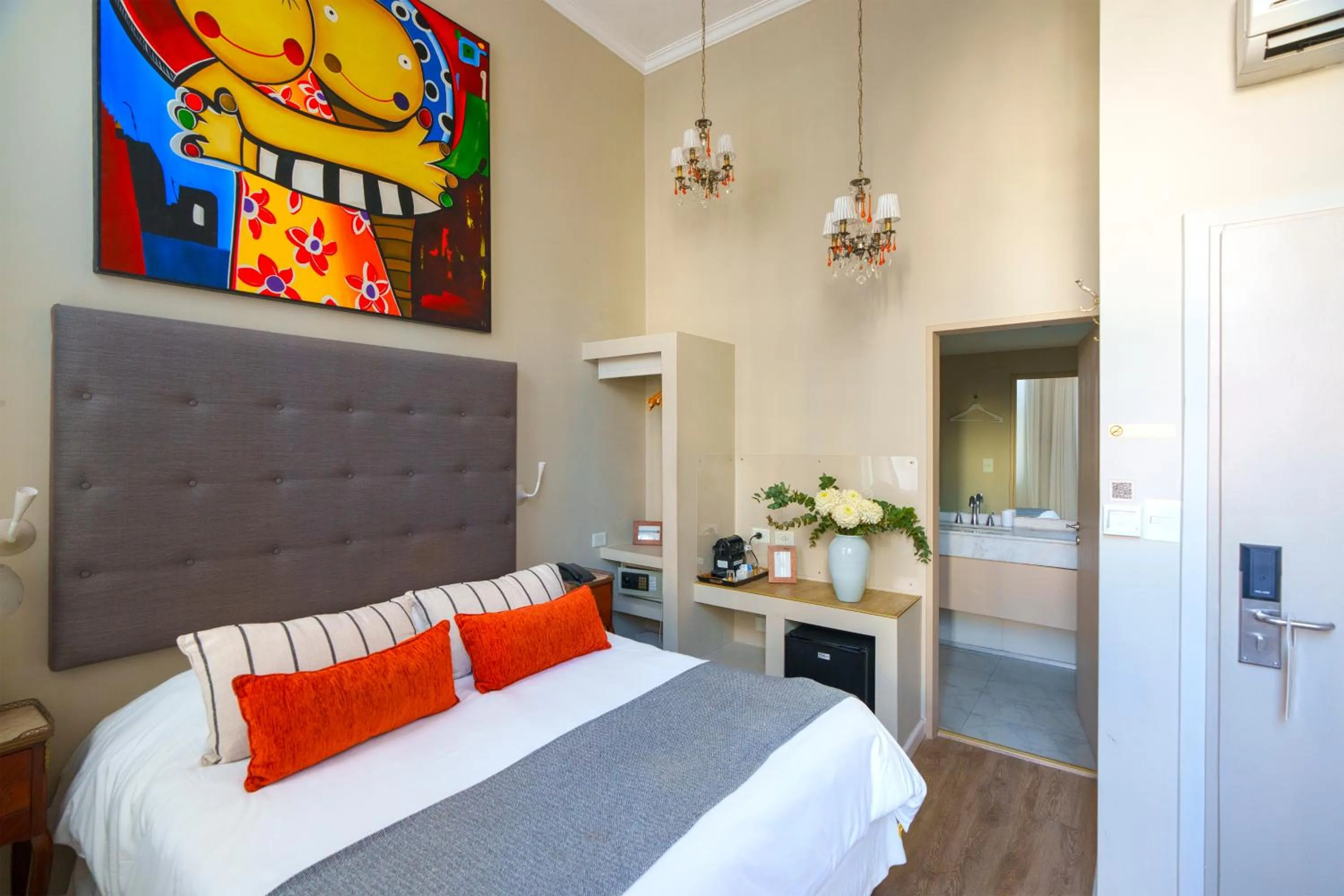 Photo of the whole room, Bed in Rendez Vous Hotel Buenos Aires