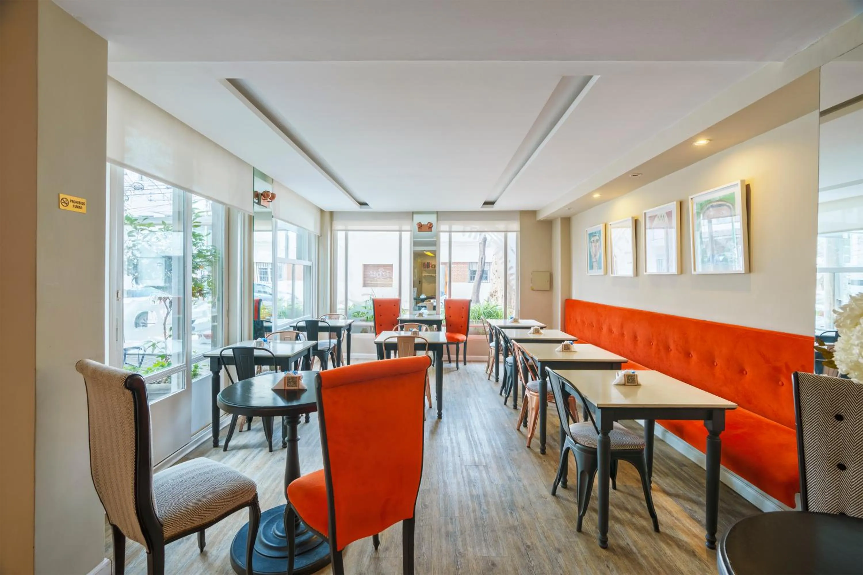 Dining area in Rendez Vous Hotel Buenos Aires