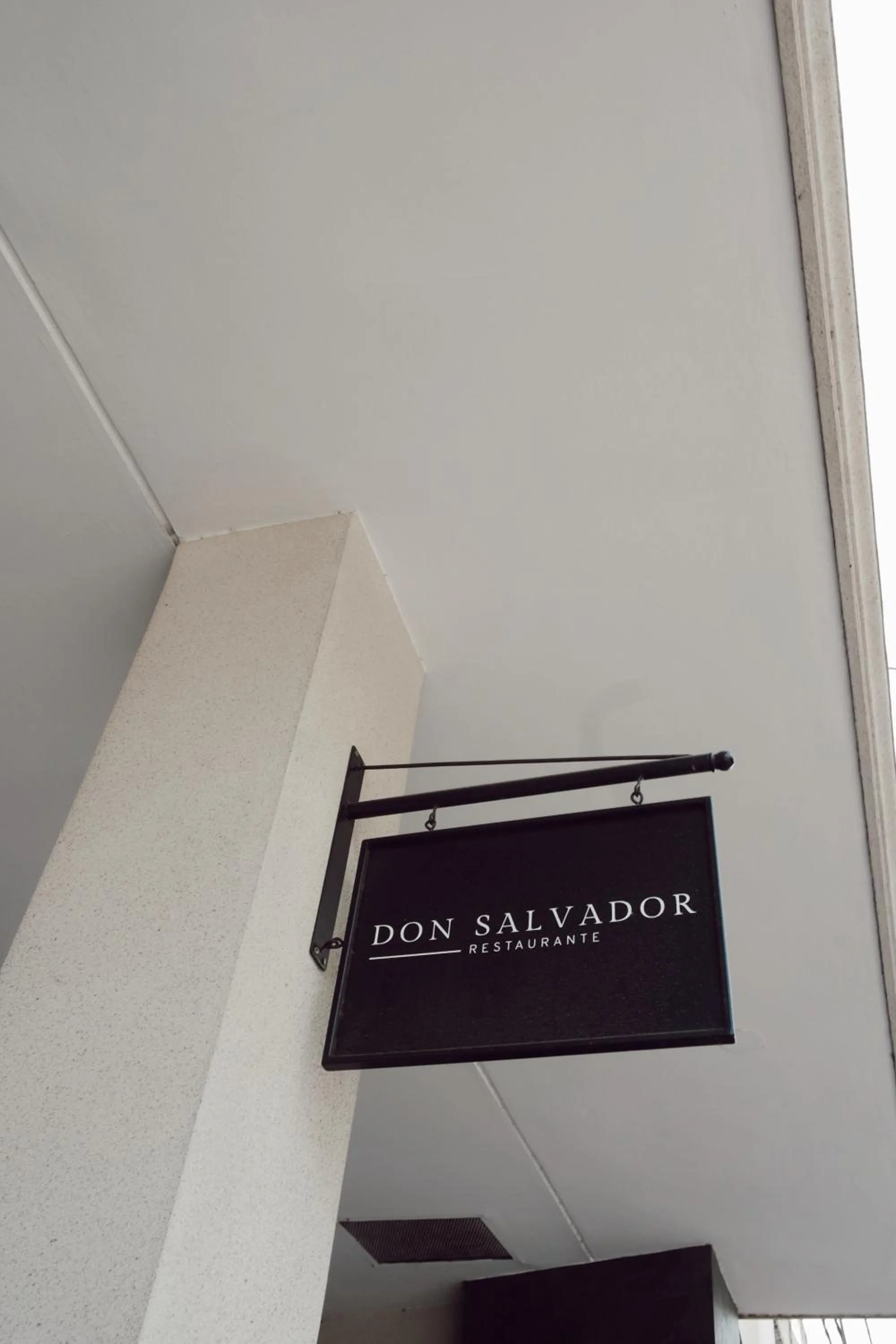 Text overlay in Hotel Almería