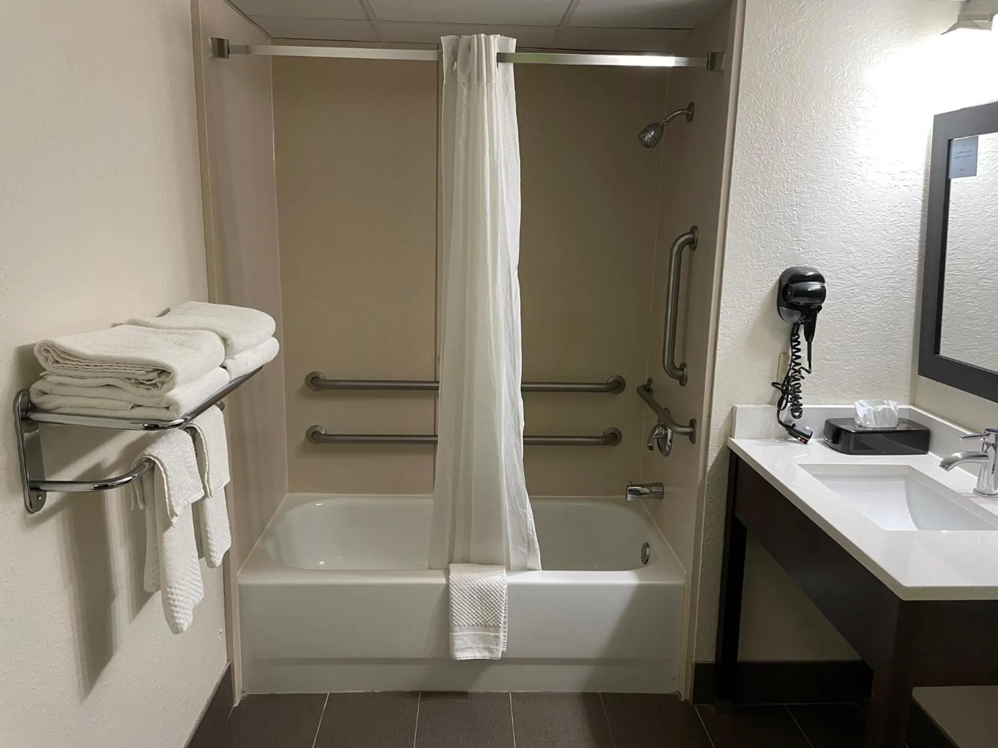 Shower in Sleep Inn & Suites near Sports World Blvd