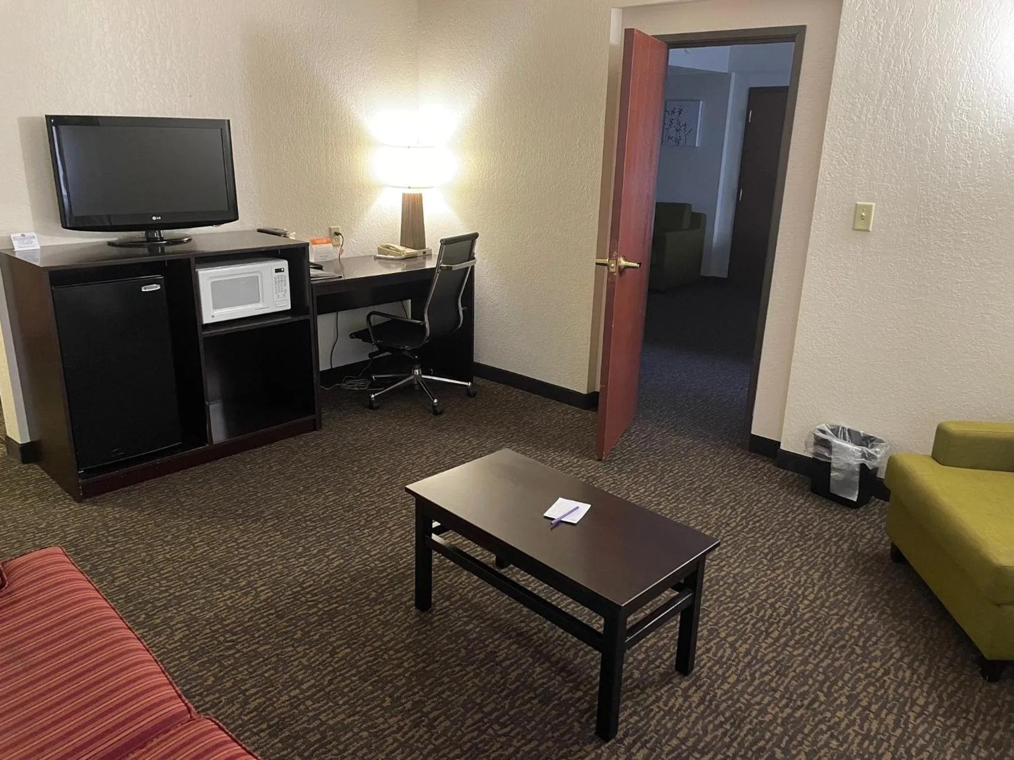 Living room in Sleep Inn & Suites near Sports World Blvd