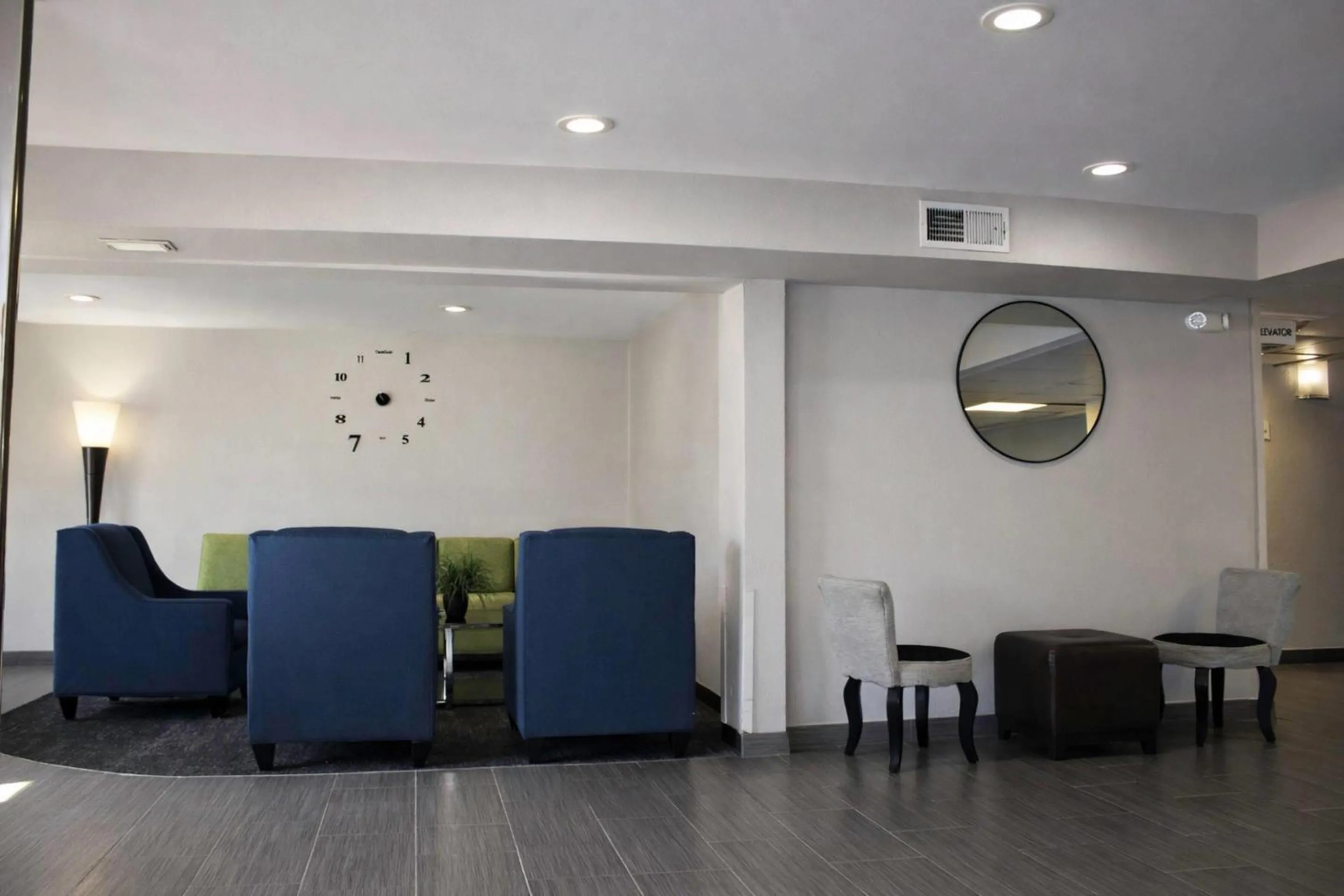 Lobby or reception in Quality Inn DFW Airport North - Irving