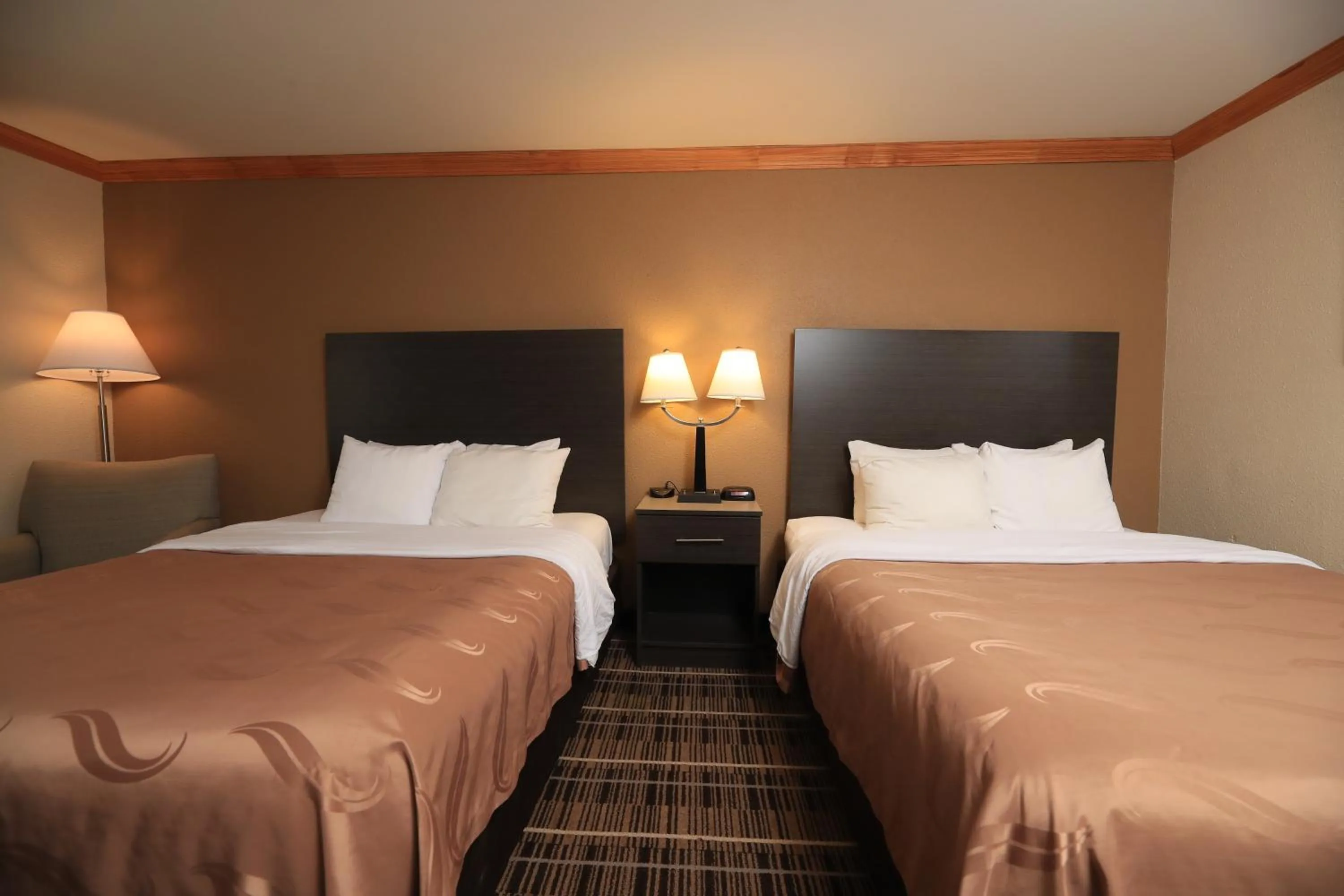 Photo of the whole room, Bed in Quality Inn DFW Airport North - Irving
