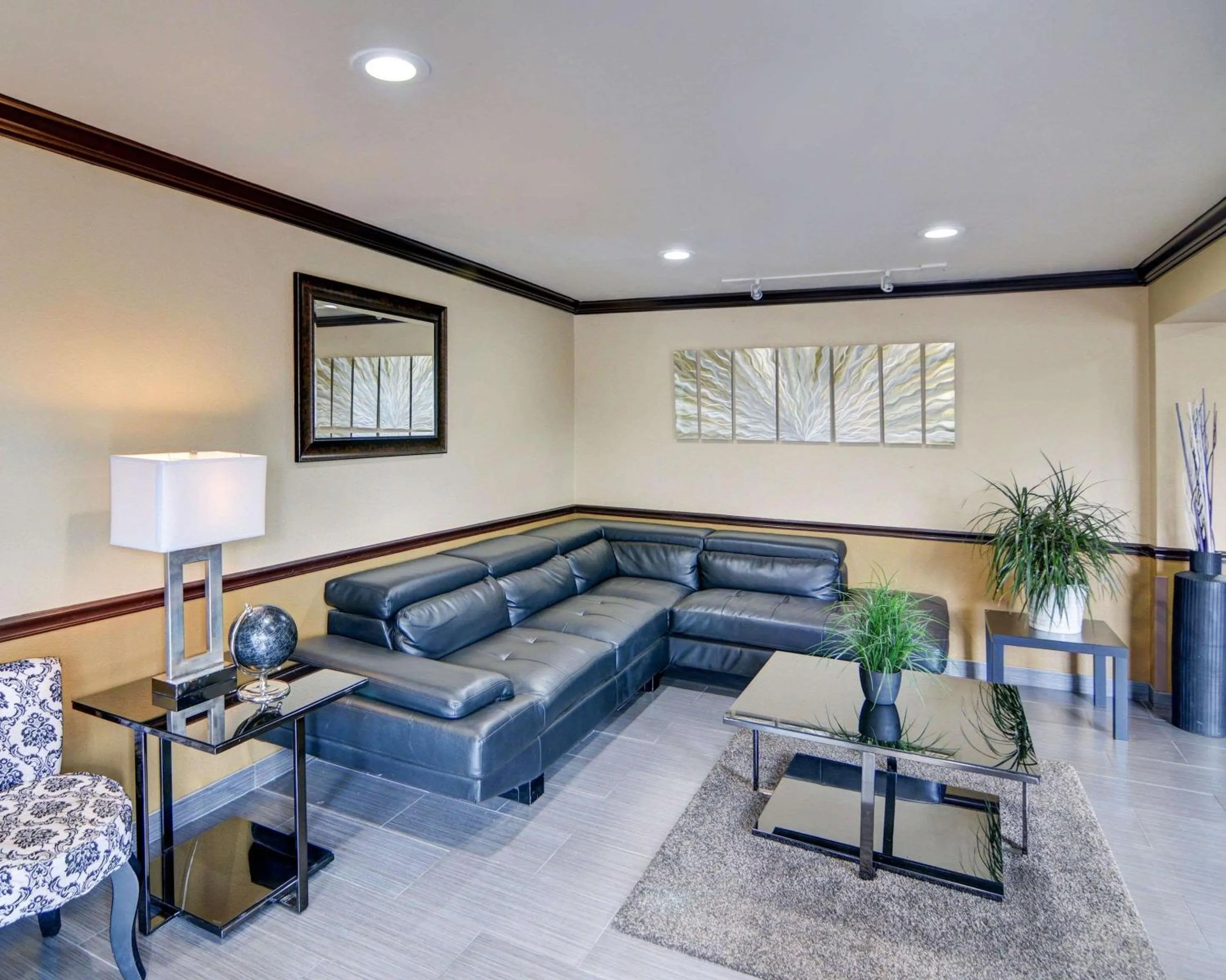 Lobby or reception in Quality Inn DFW Airport North - Irving
