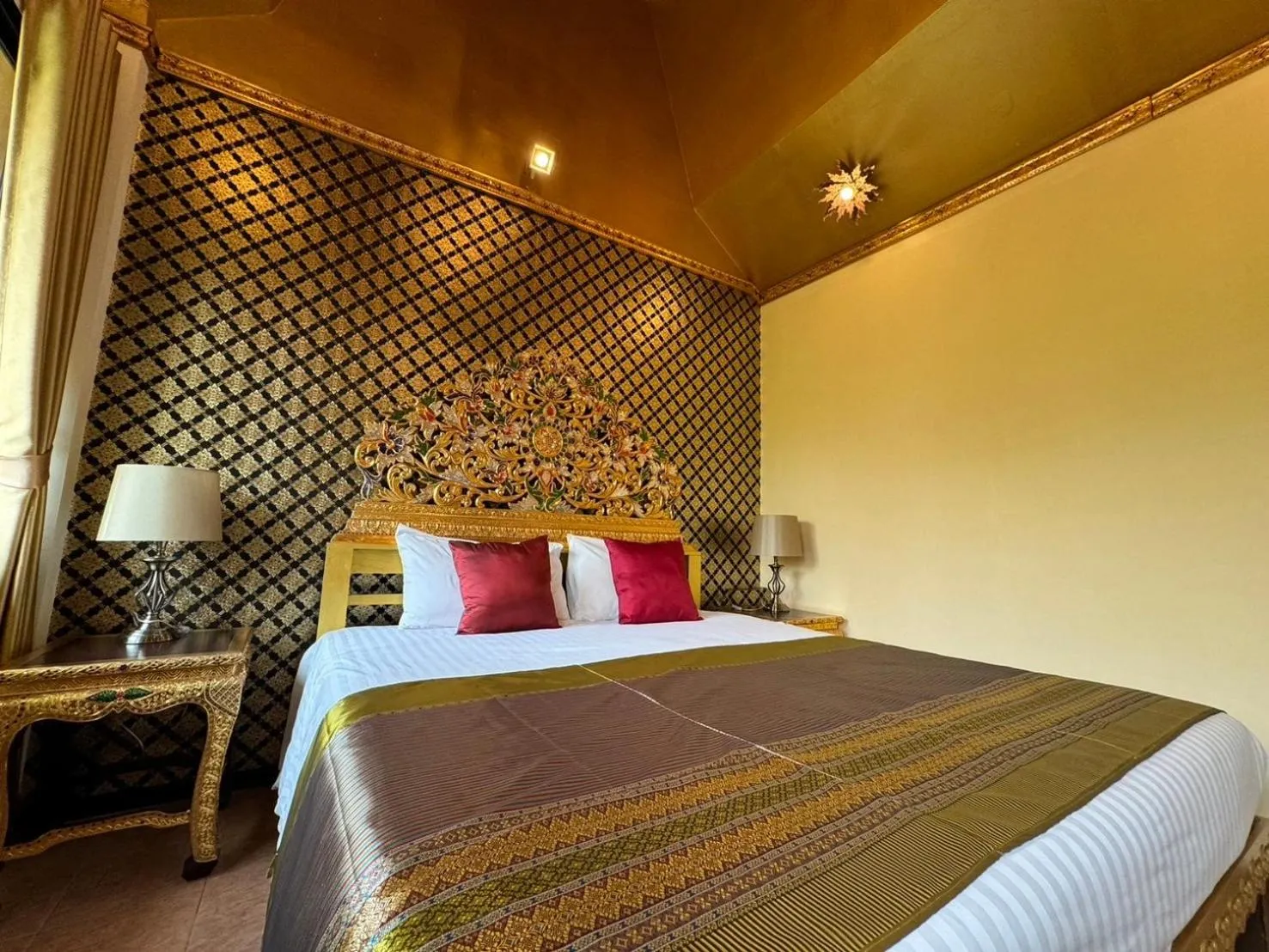 Bed in Phu Jaya Floresta Resort by ALPHATEL PARTNER