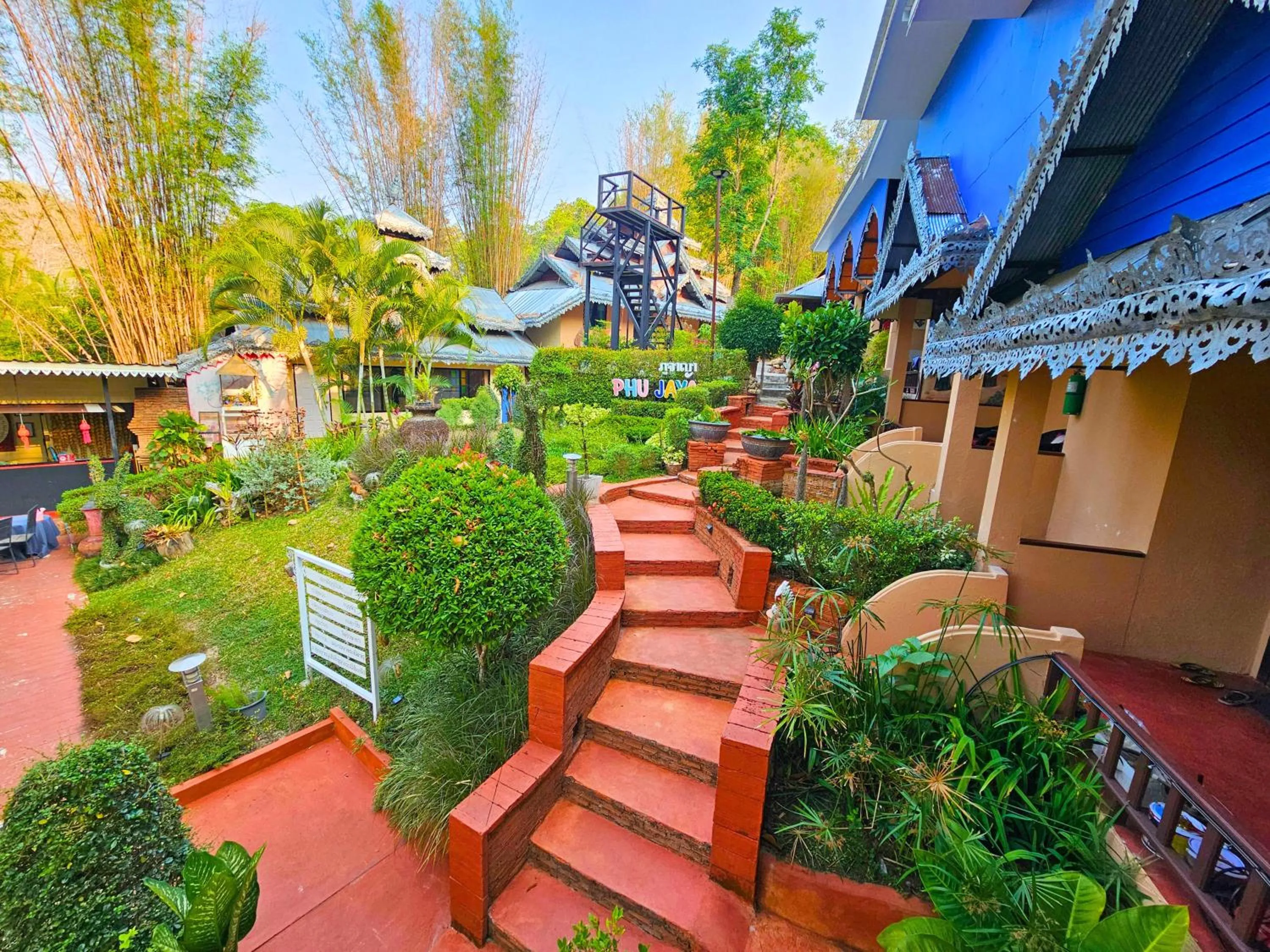 Garden in Phu Jaya Floresta Resort by ALPHATEL PARTNER