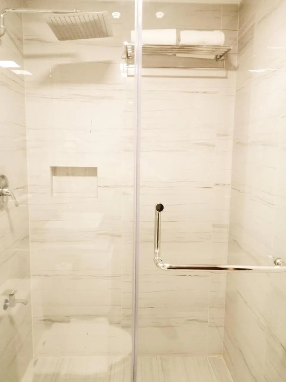 Bathroom in The Malayan Plaza Hotel