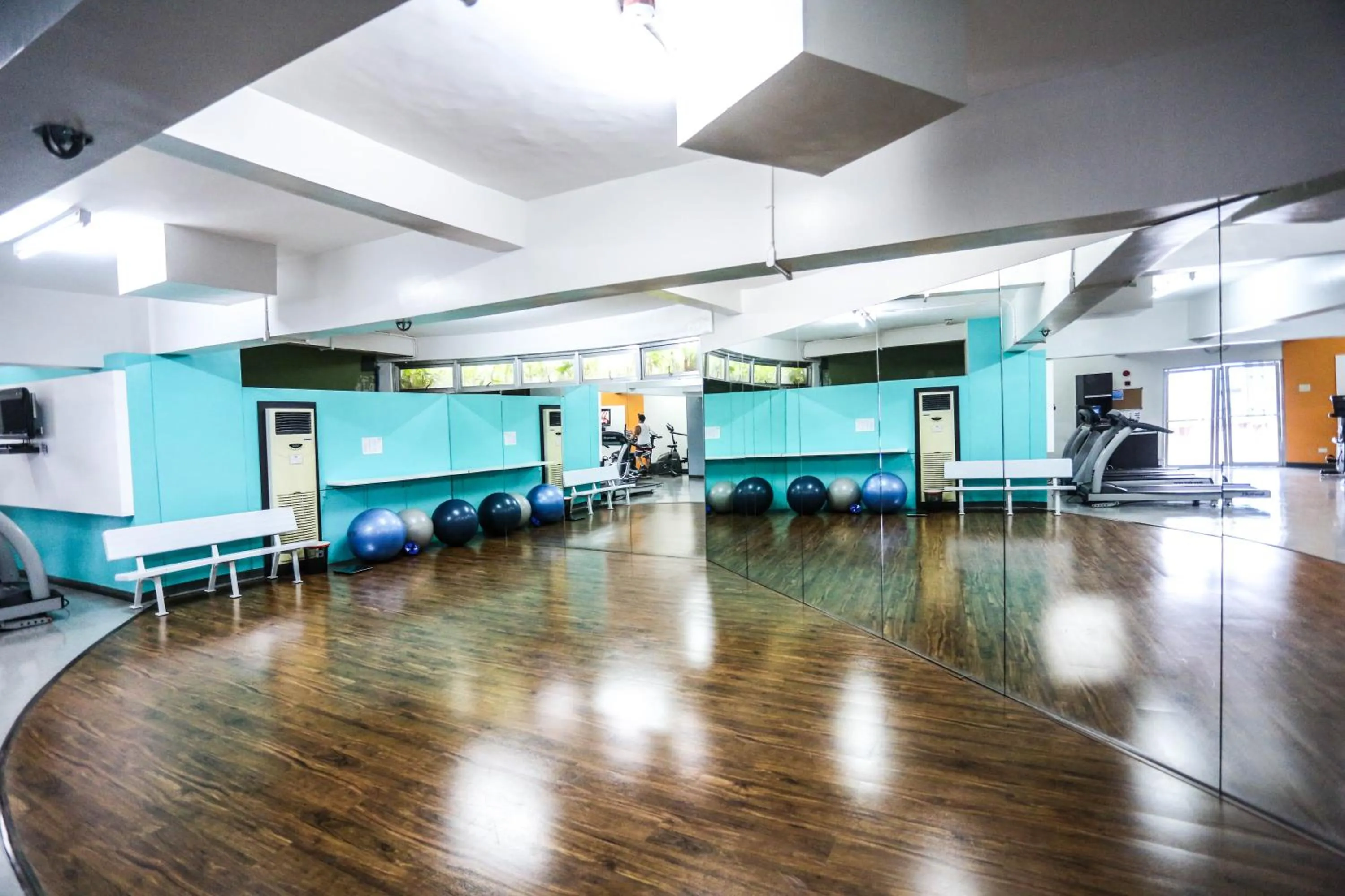 Fitness centre/facilities in The Malayan Plaza Hotel