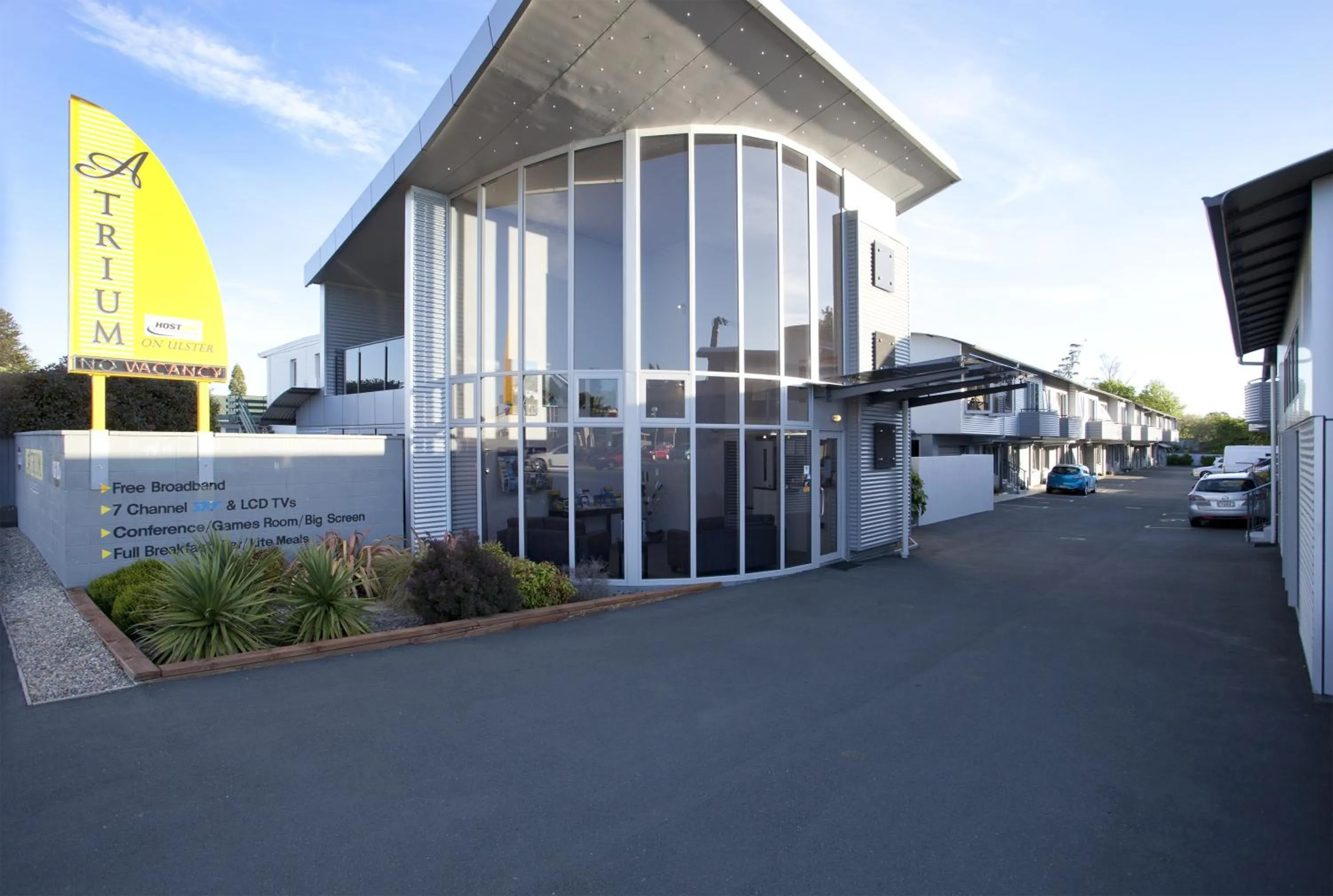 Facade/entrance in Atrium On Ulster