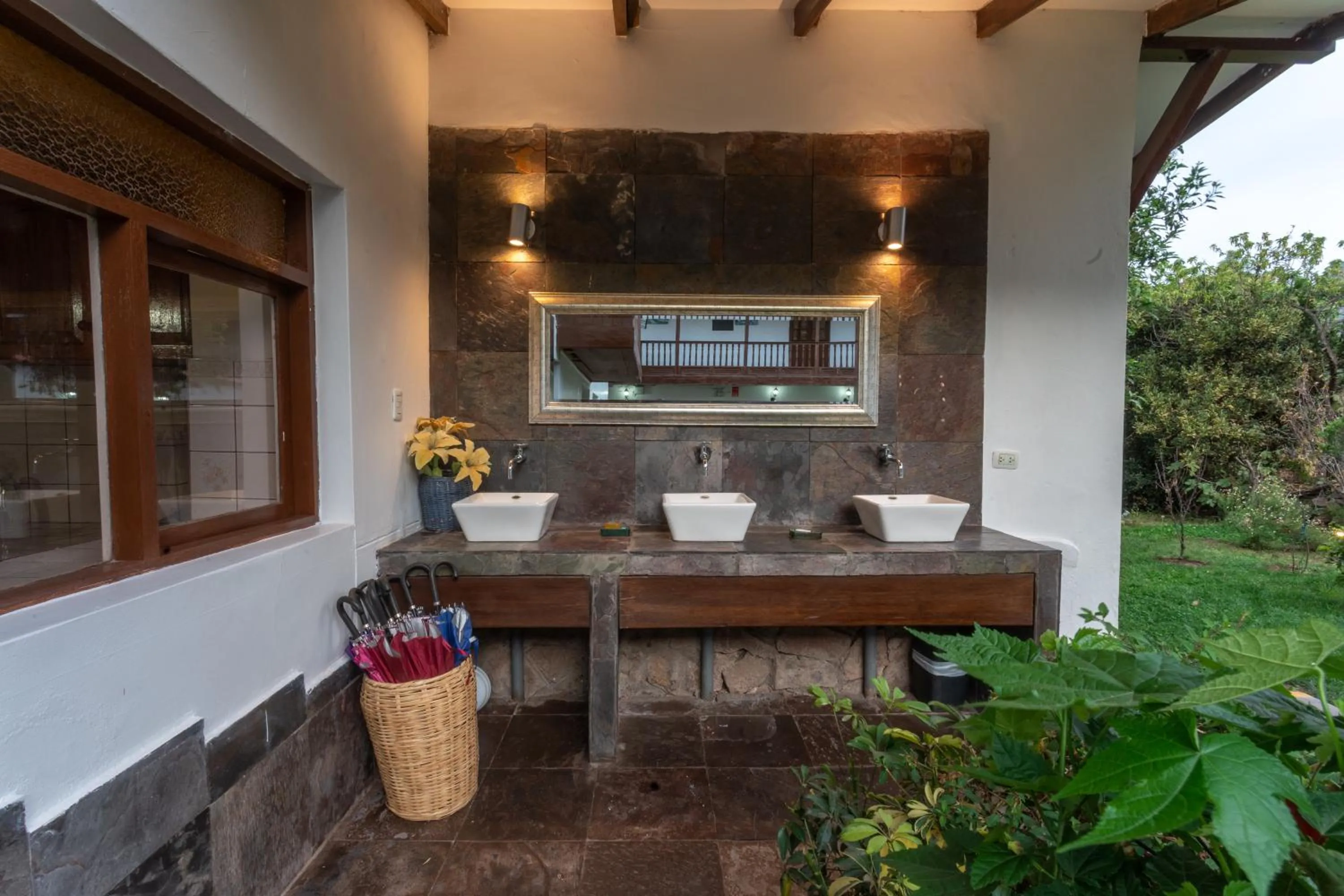 Garden in RHOUSE Calca