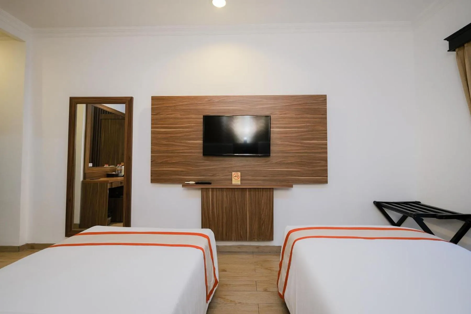 Bedroom, Bed in The Grand Palace Hotel Yogyakarta