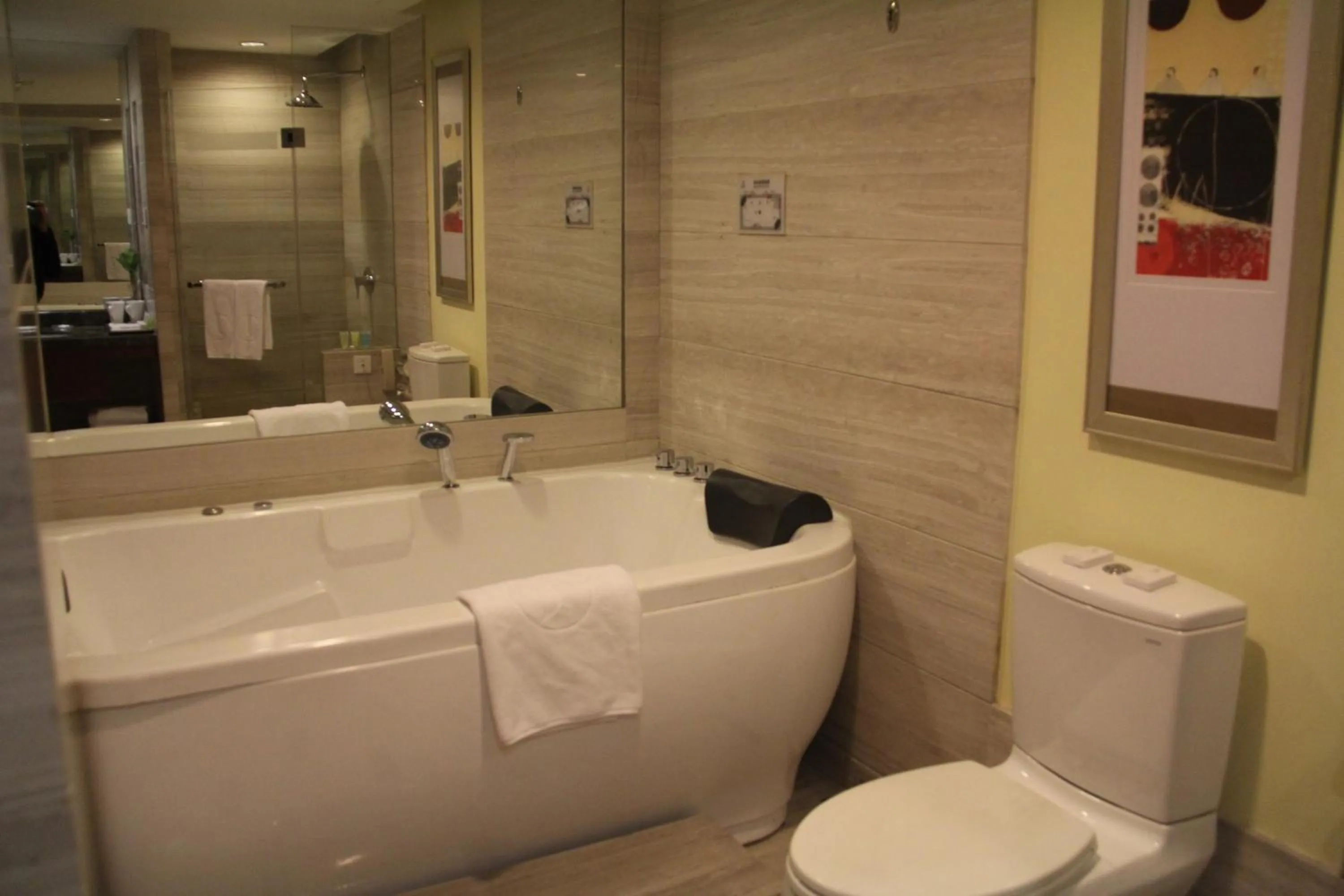 Bathroom in Jianguo Hotel Xi'an