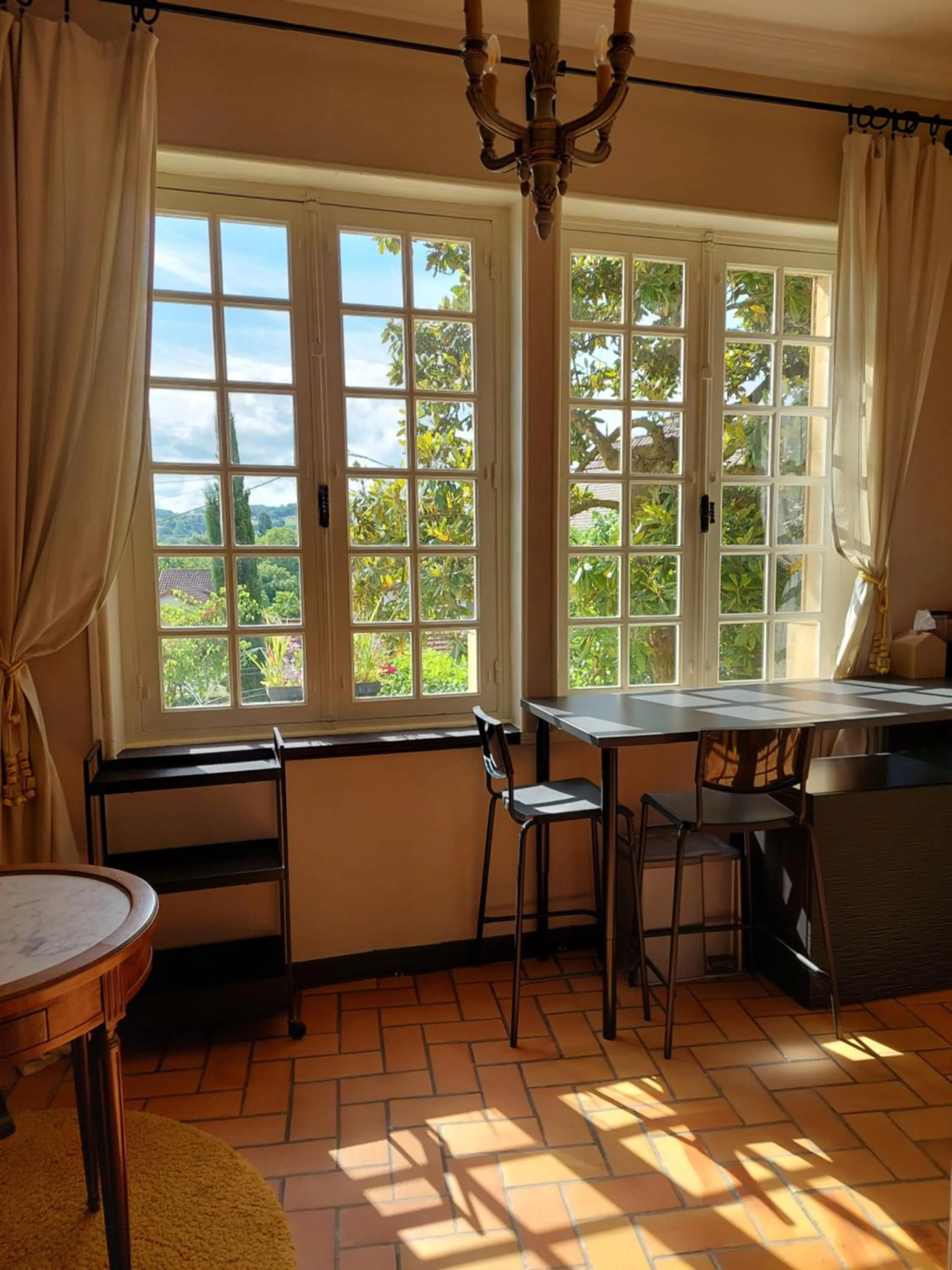 Dining area in Rue du Château