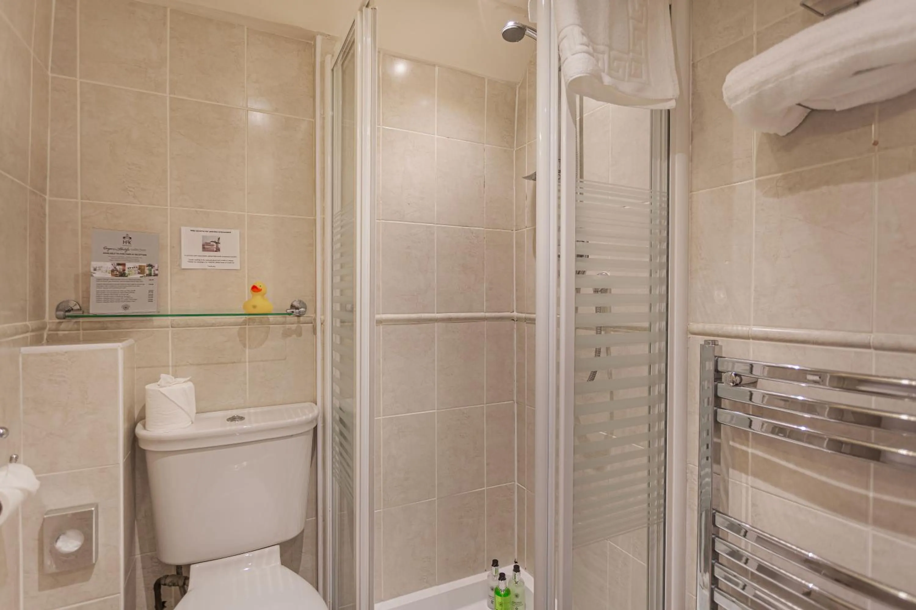 Bathroom in The Jamaica Inn, Bodmin, Cornwall - The Coaching Inn Group