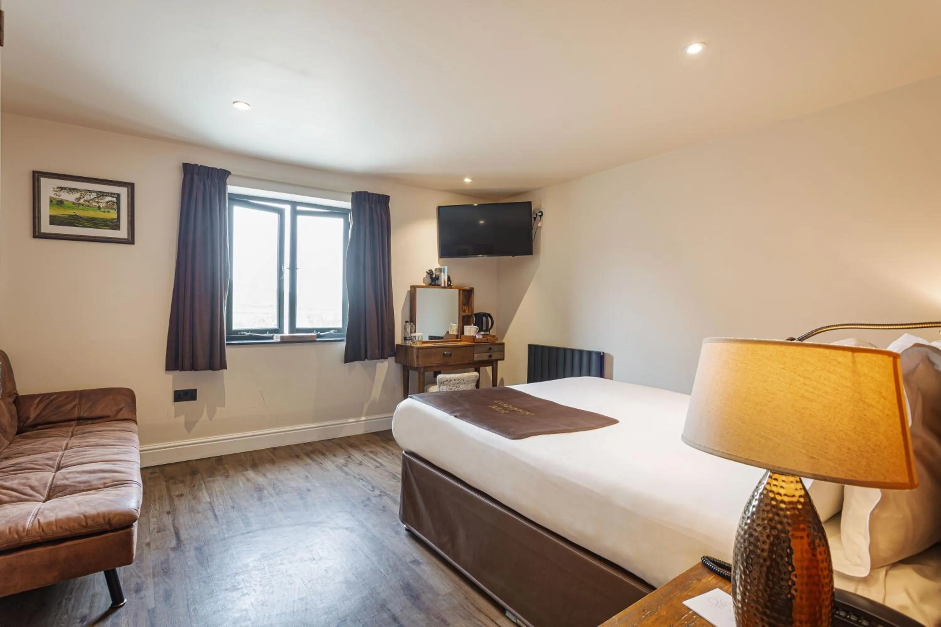 Bed in The Jamaica Inn, Bodmin, Cornwall - The Coaching Inn Group