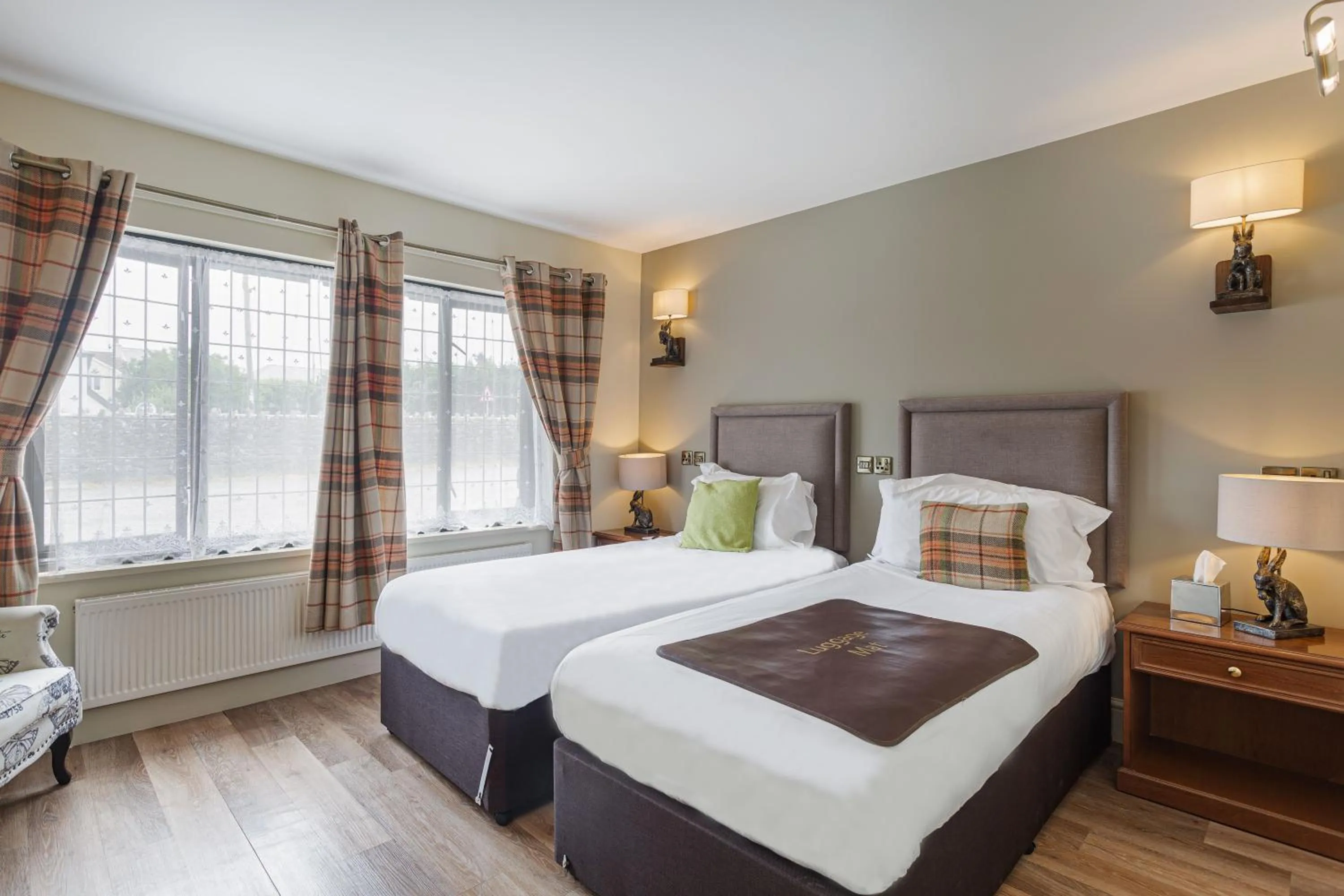Bed in The Jamaica Inn, Bodmin, Cornwall - The Coaching Inn Group