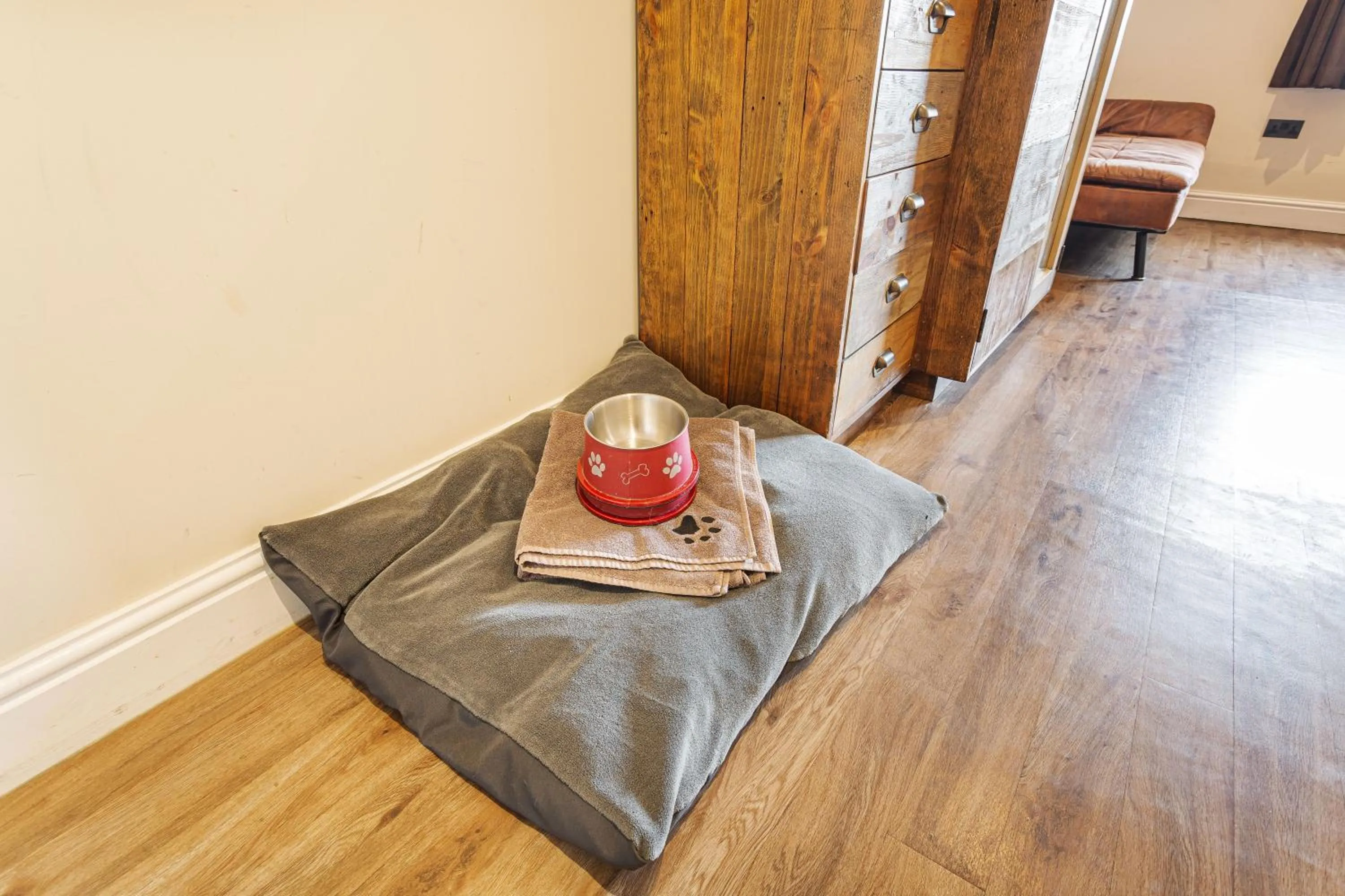 Pets, Bed in The Jamaica Inn, Bodmin, Cornwall - The Coaching Inn Group