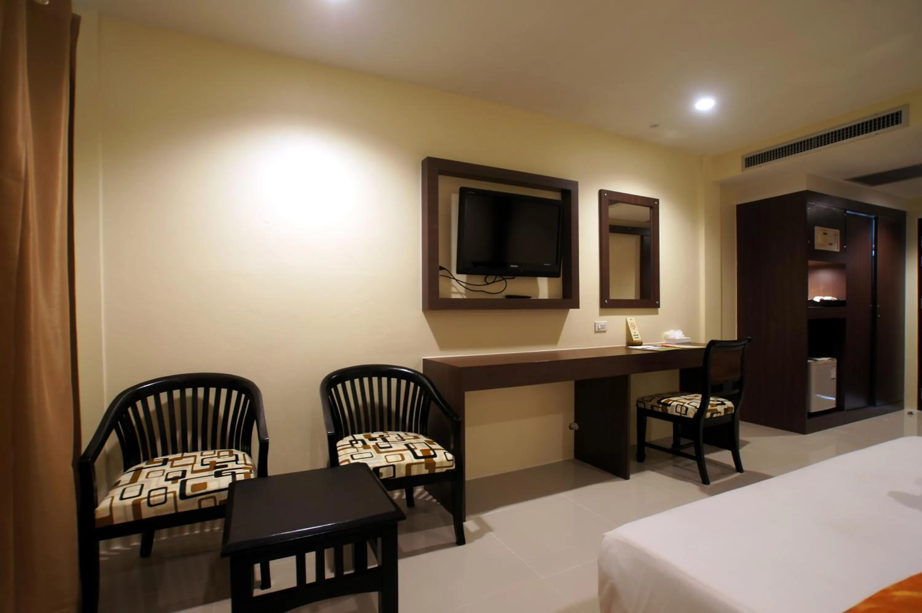 Photo of the whole room in Khaolak Sunset Resort - Adults Only - SHA Extra Plus