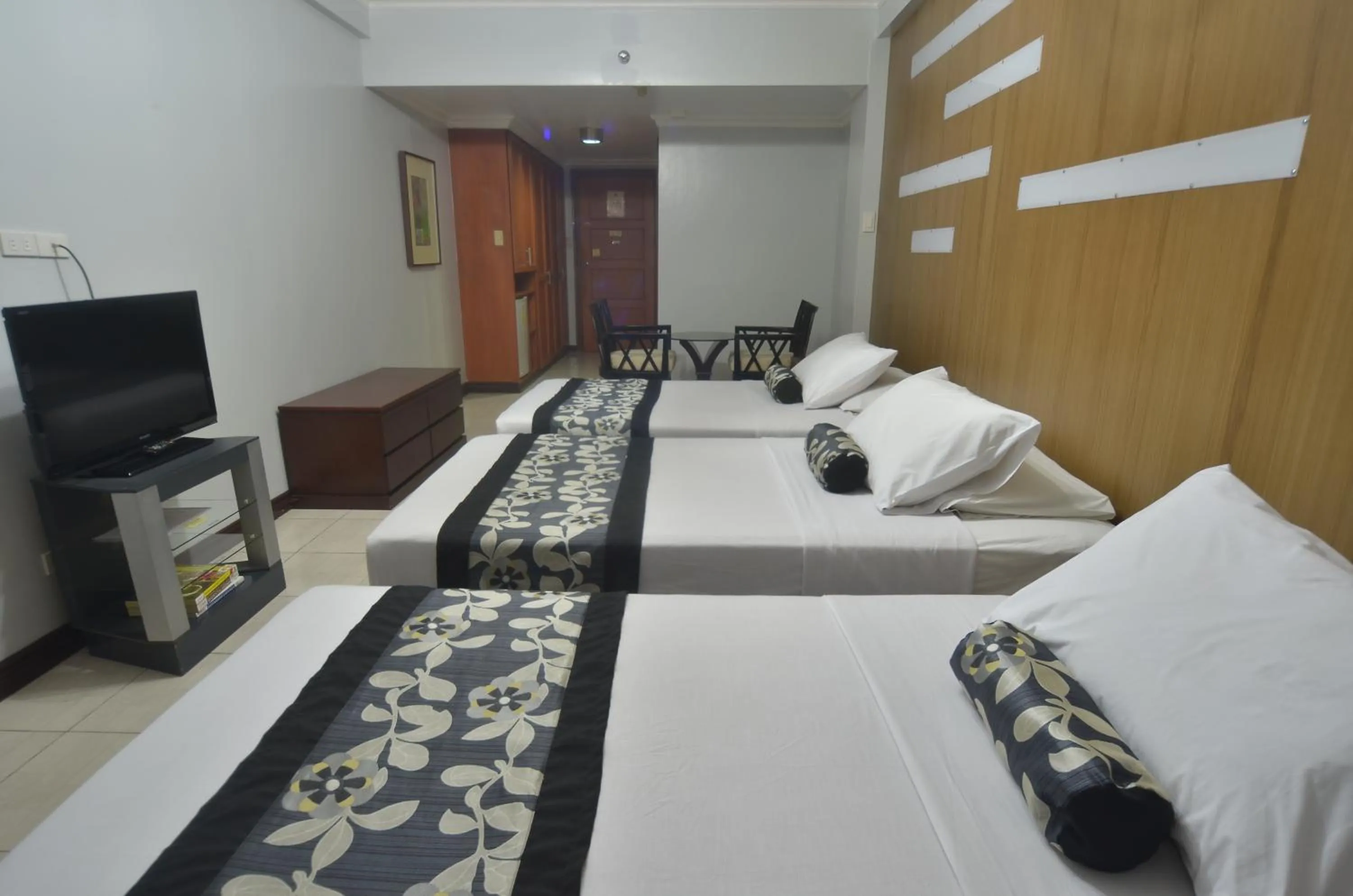 Family, Bed in Jupiter Suites