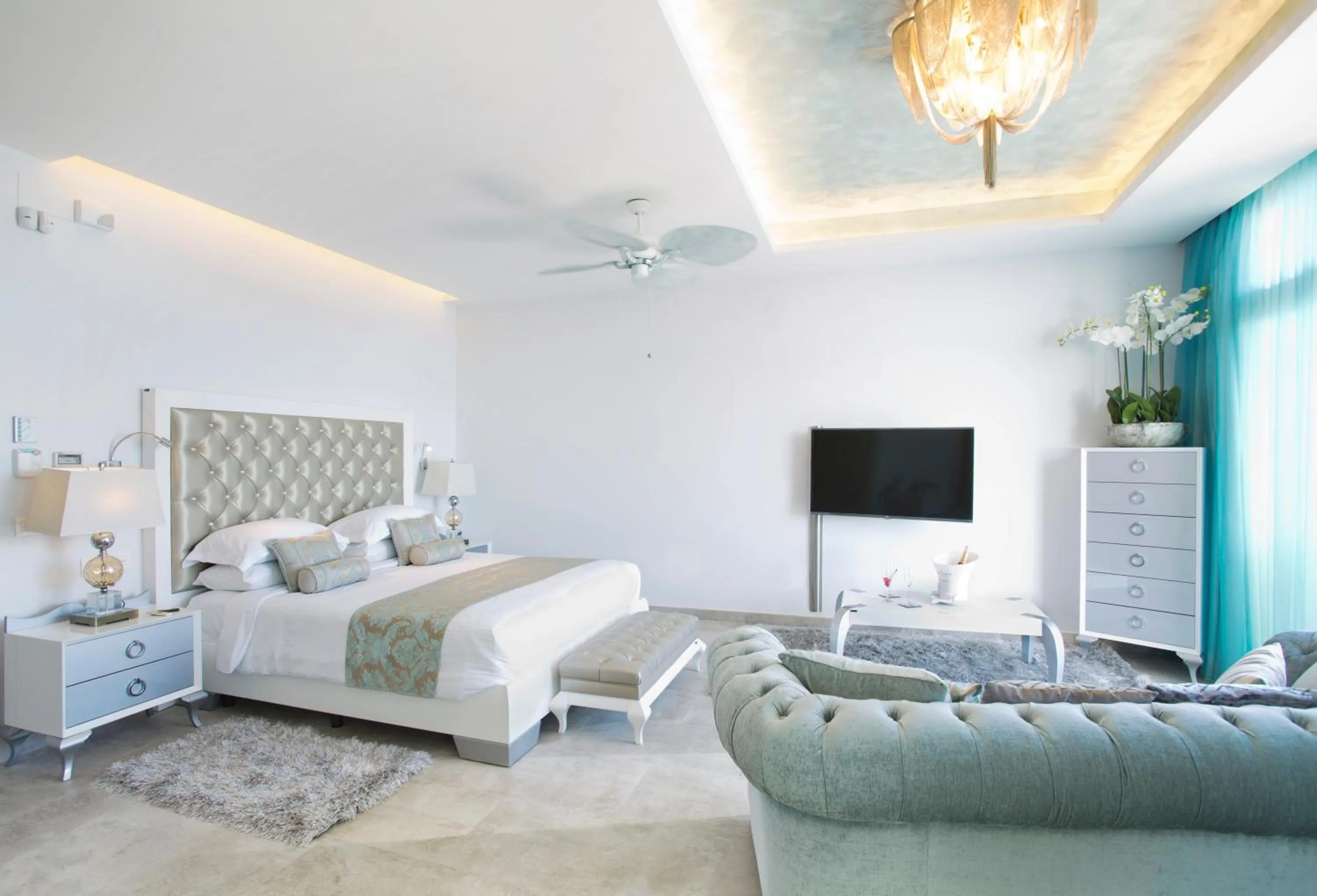 Bed in El Oceano Beach Hotel Adults only recommended