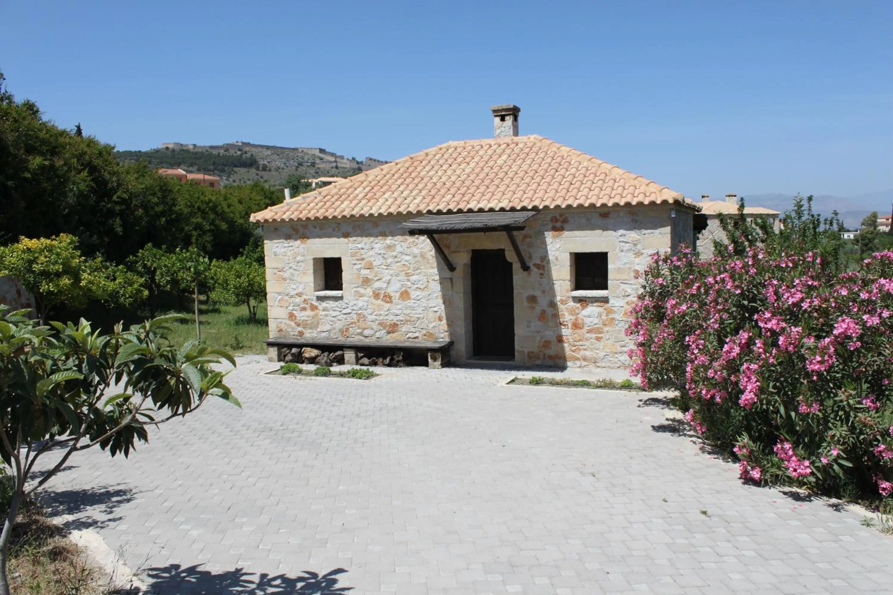 Facade/entrance in Klymeni Traditional Homes