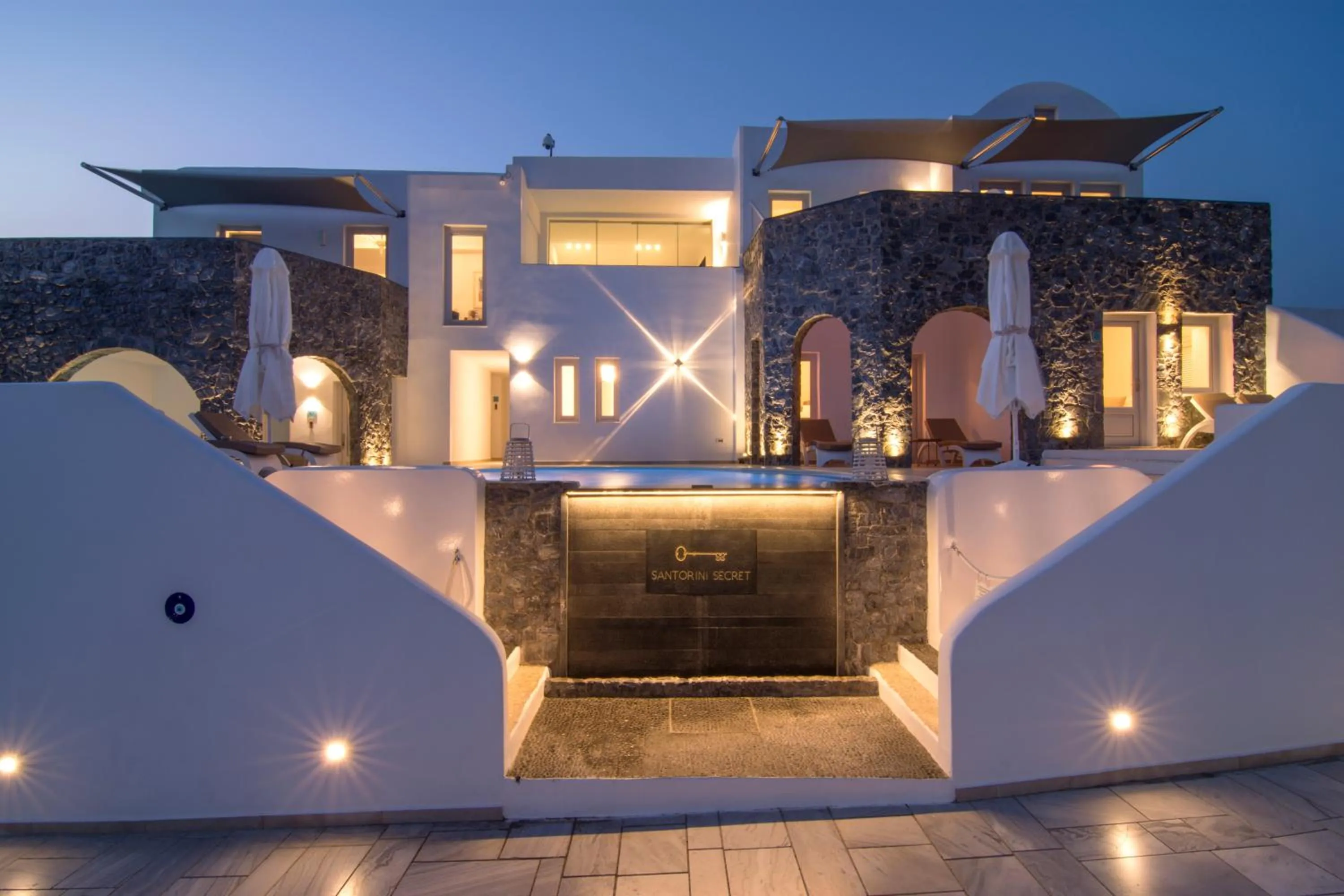 Facade/entrance in Santorini Secret Premium