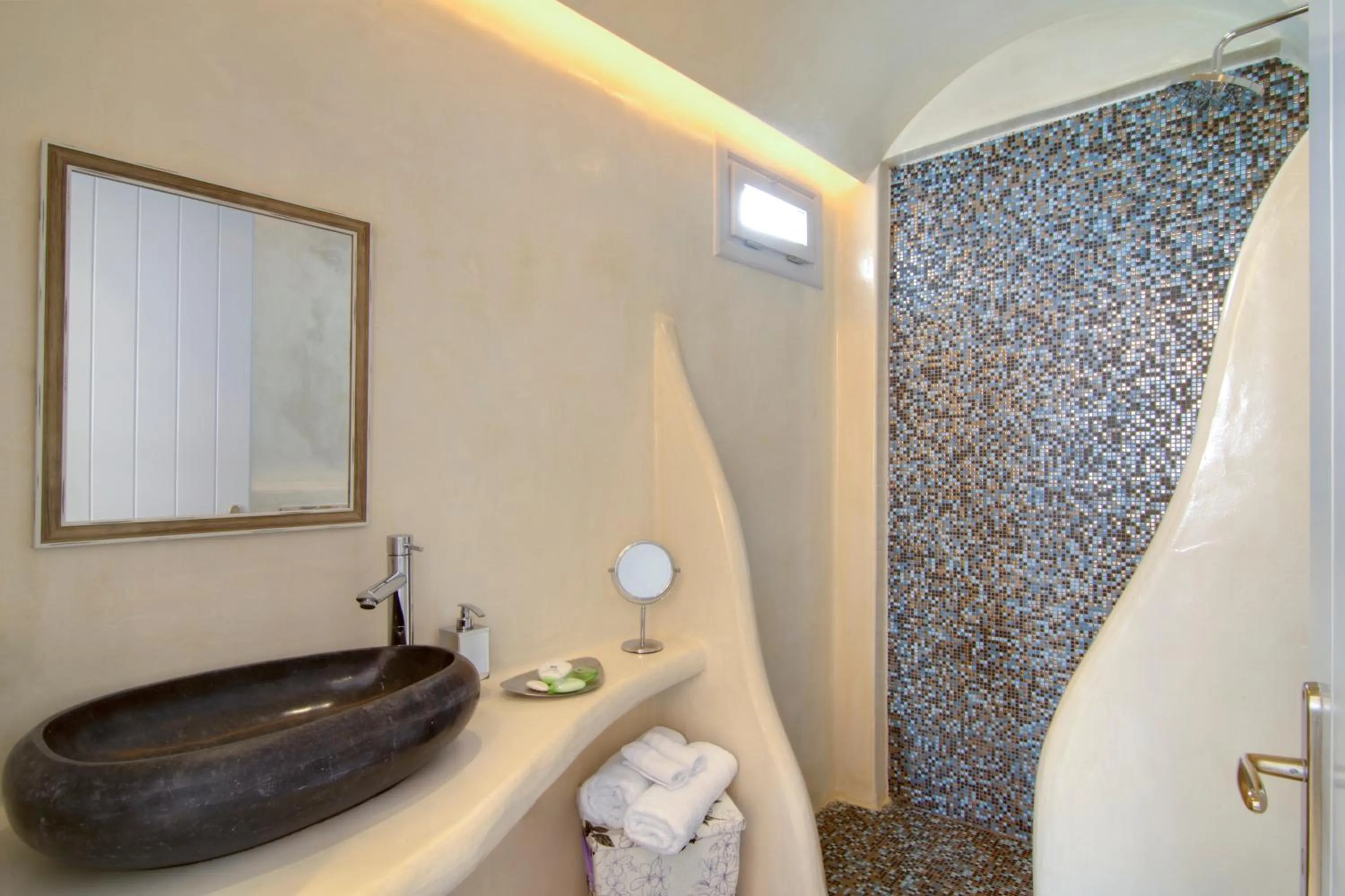 Bathroom in Santorini Secret Premium