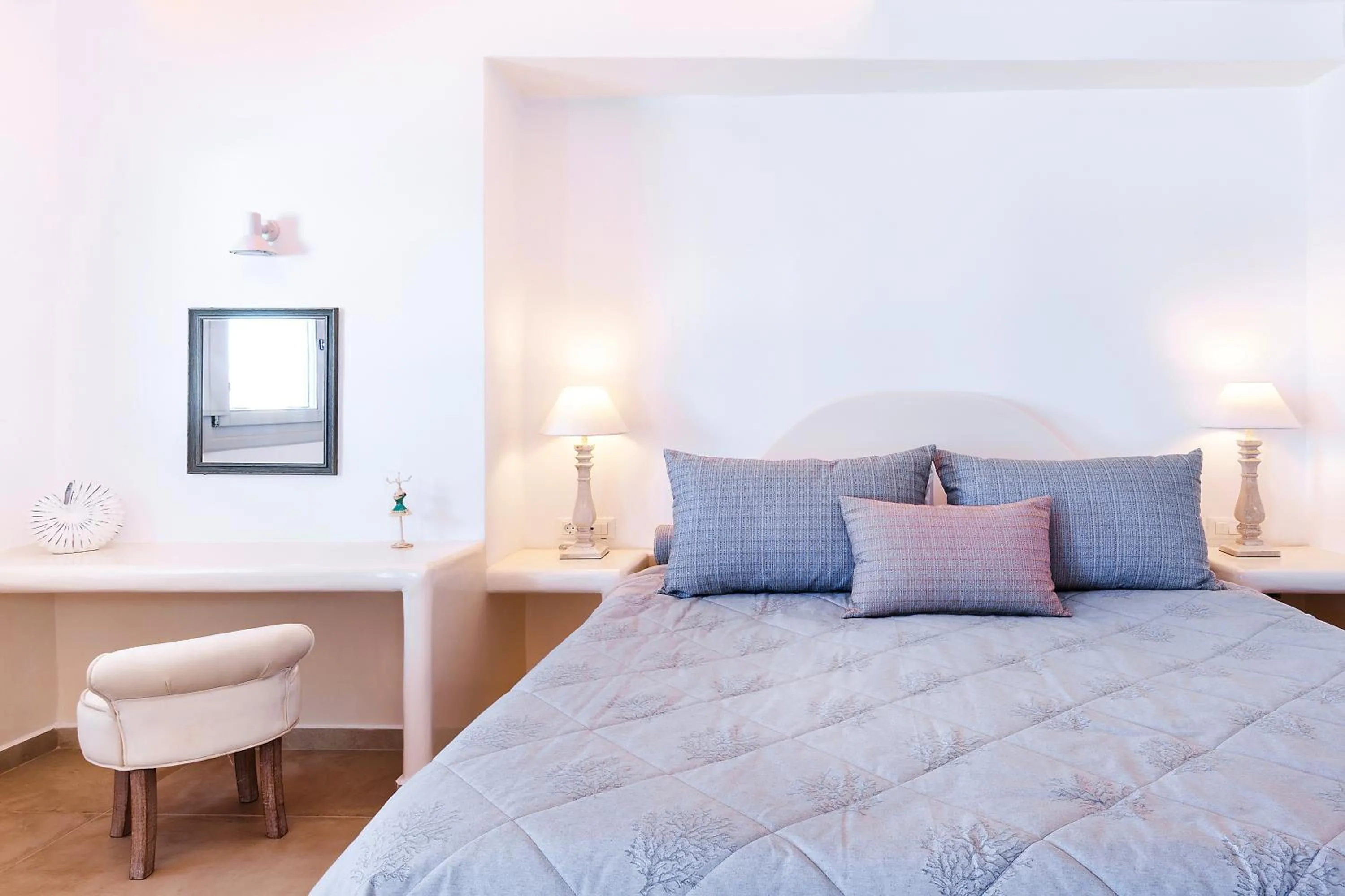 Bedroom, Bed in Santorini Secret Premium