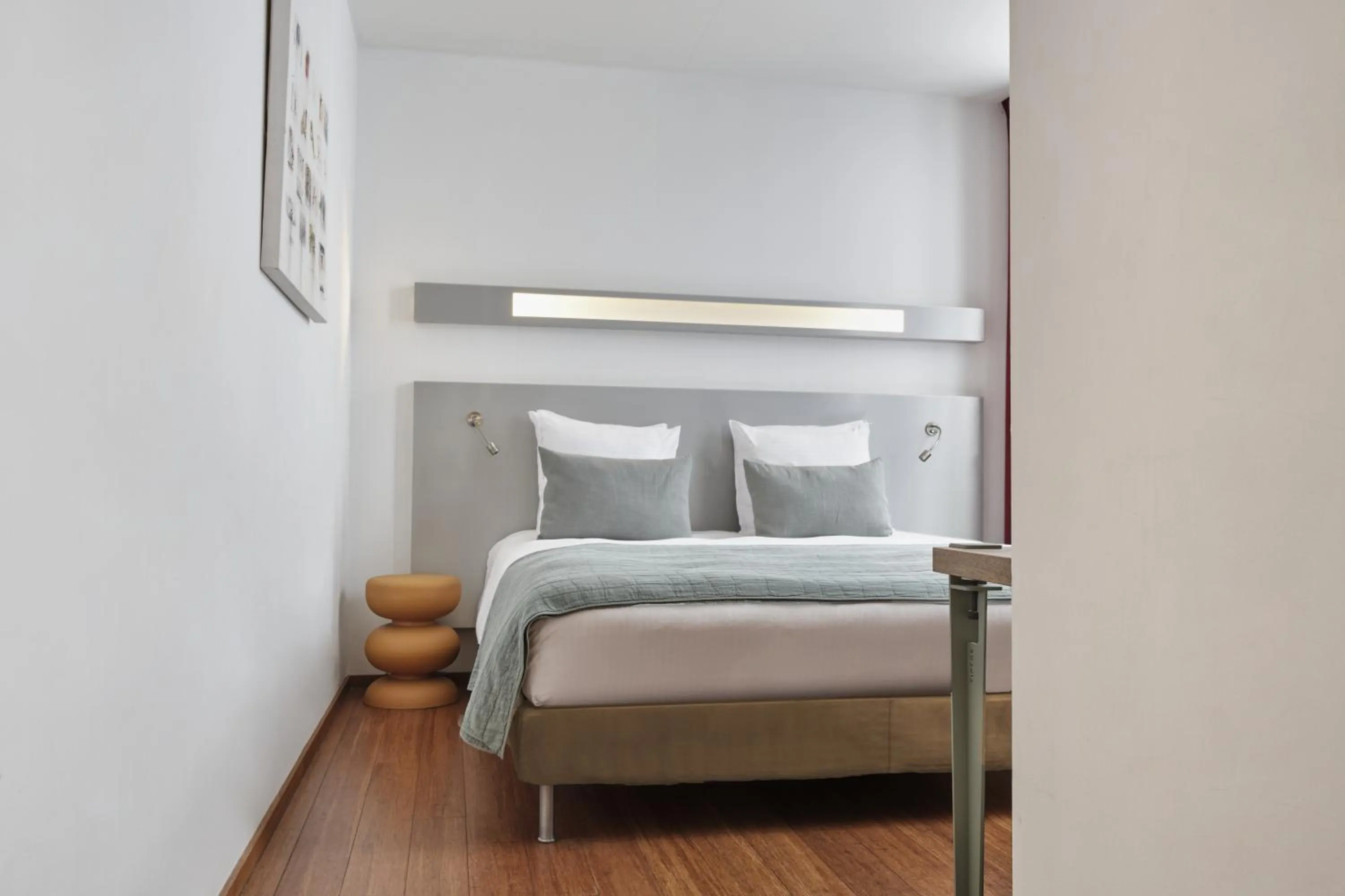 Bedroom, Bed in Hôtel Aqua by HappyCulture