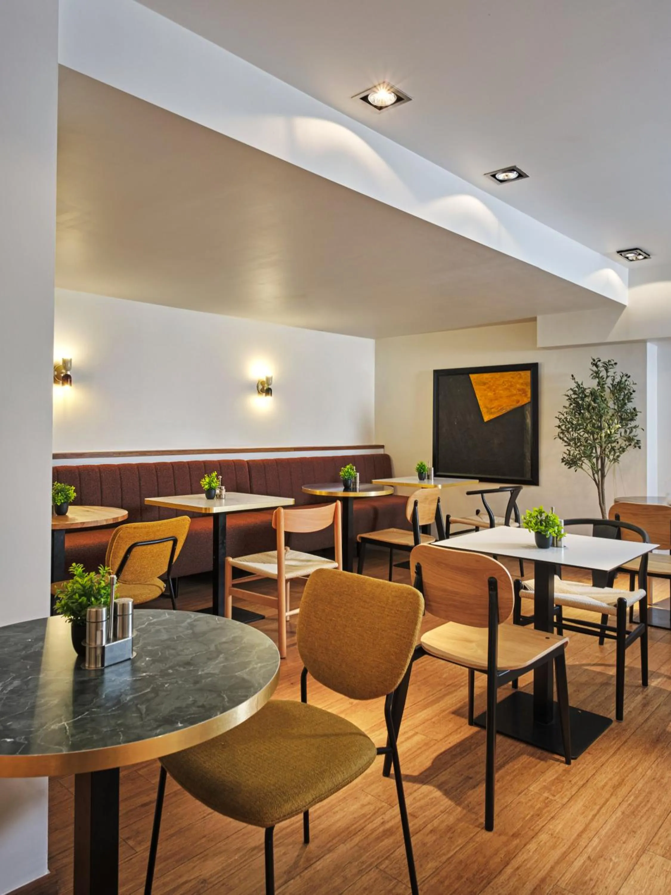 Restaurant/places to eat in Hôtel Aqua by HappyCulture