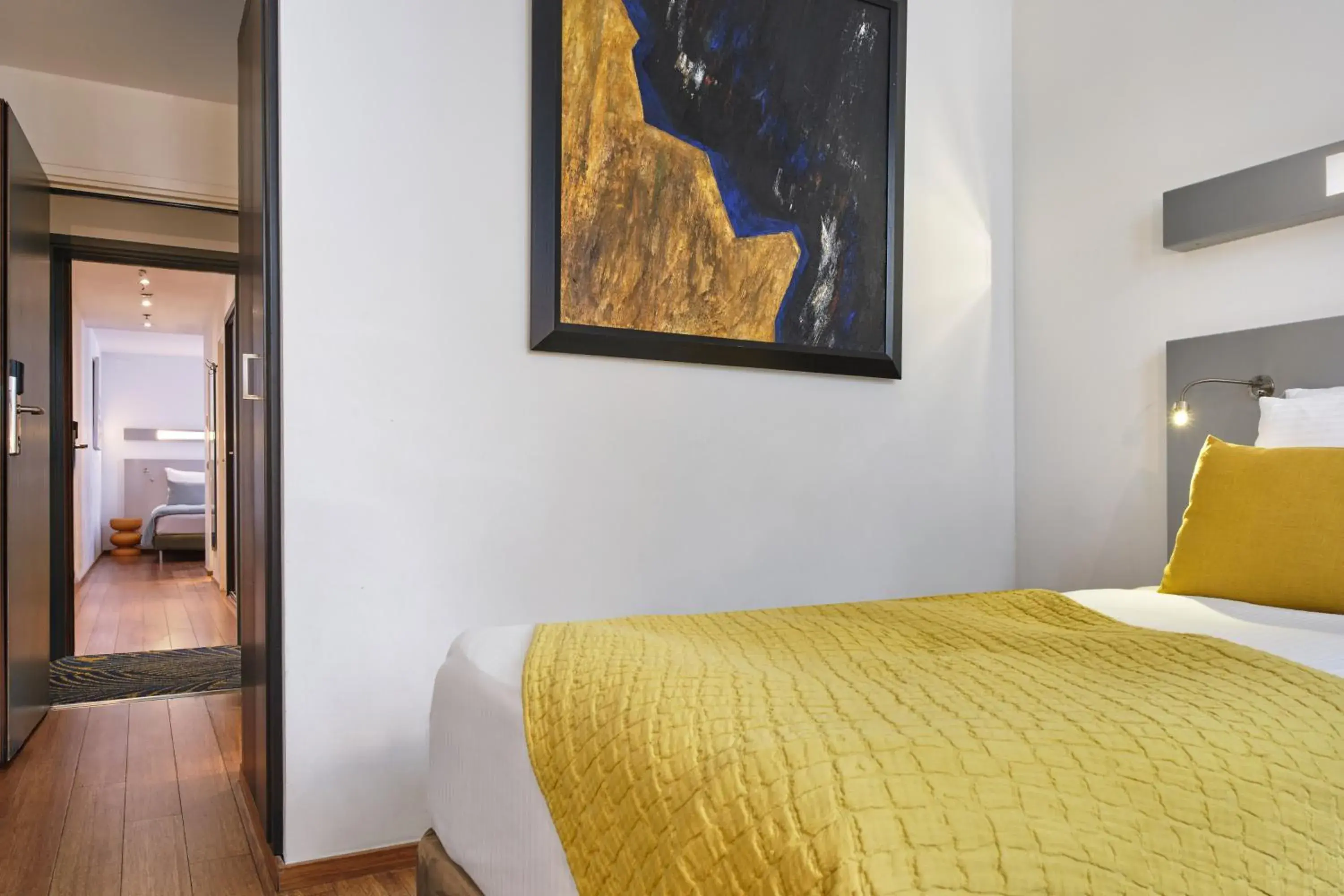 Family Room in Hôtel Aqua by HappyCulture Family Room in Hôtel Aqua by HappyCulture