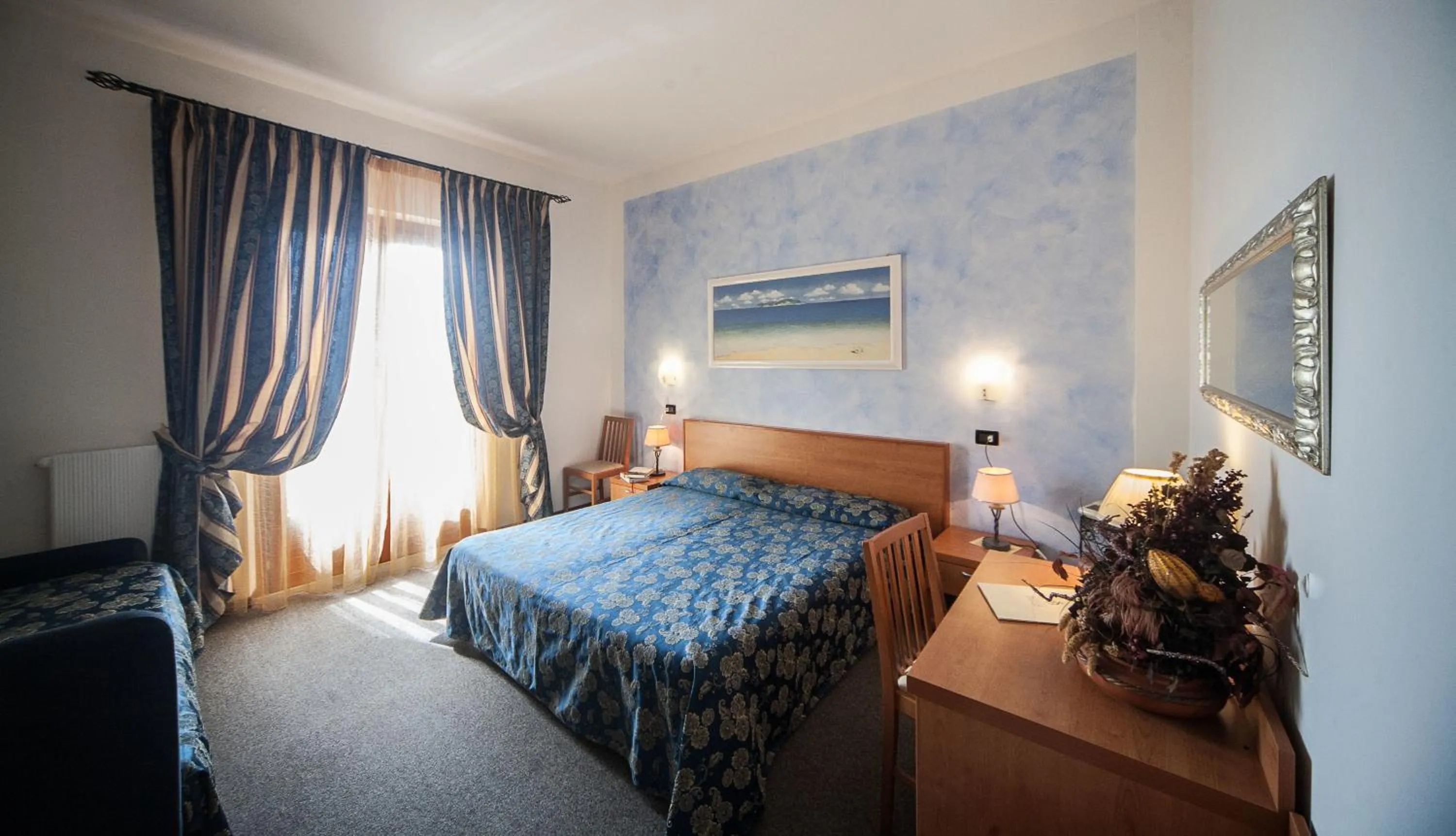 Bedroom, Bed in Albergo Suisse Bellevue