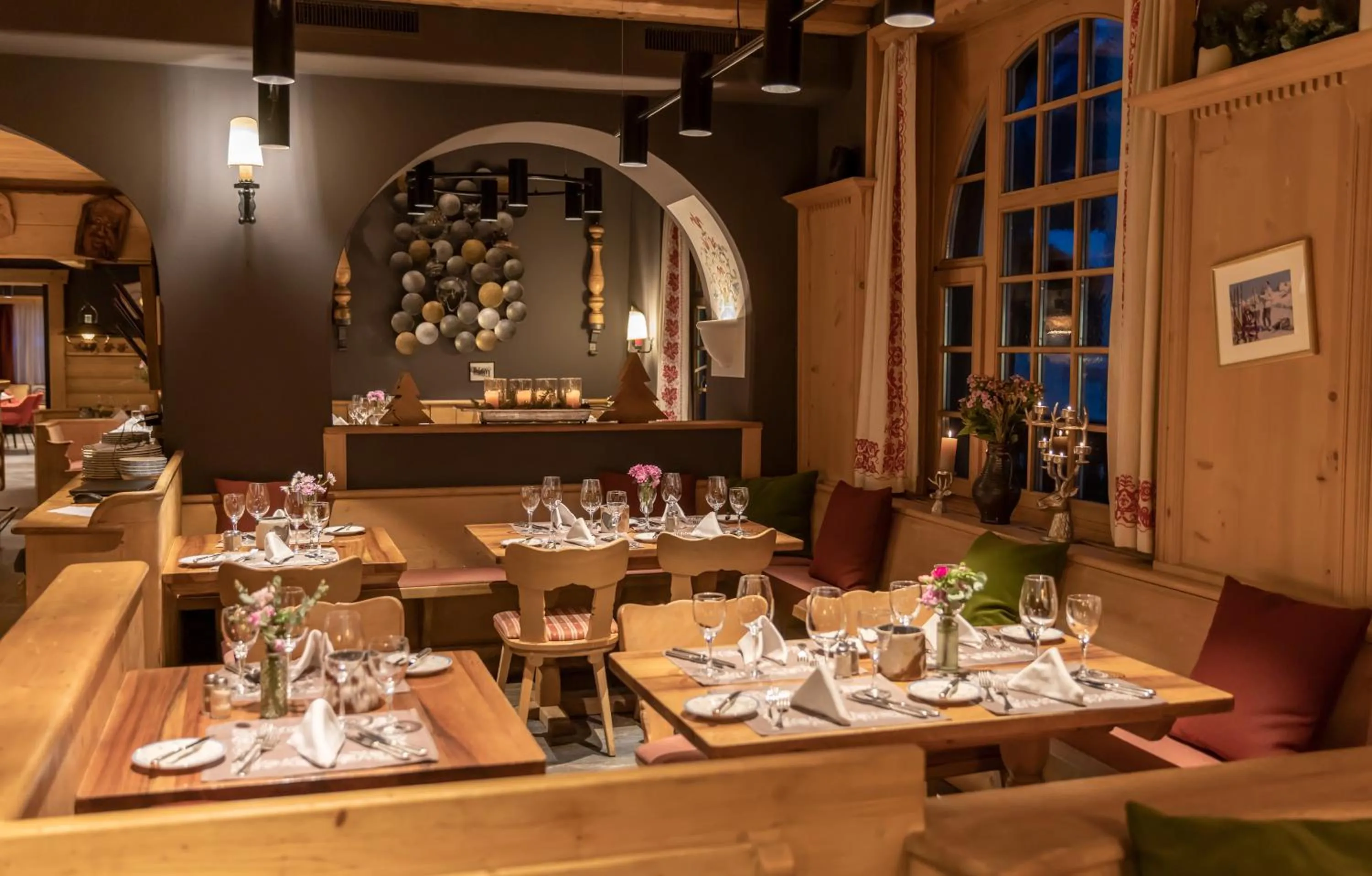 Restaurant/places to eat in Hotel Parsenn