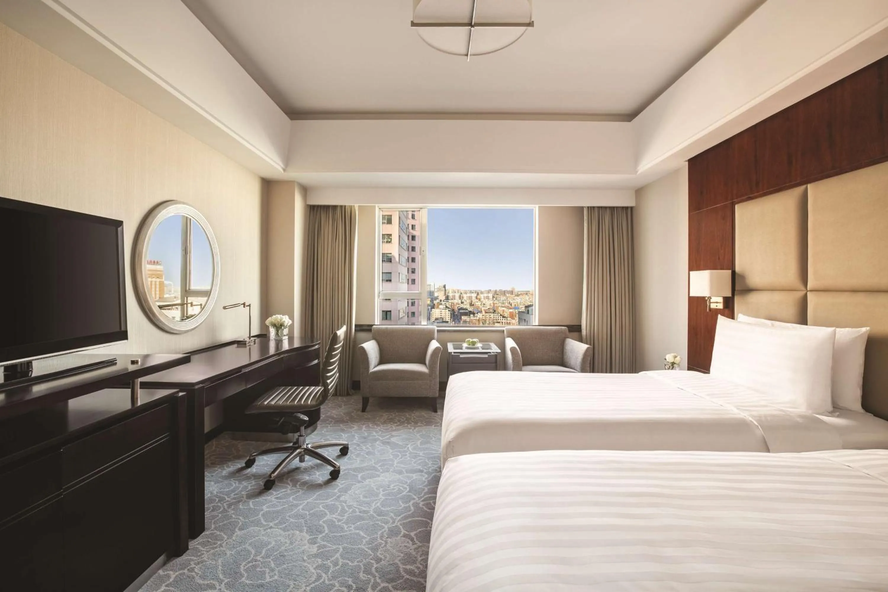 Photo of the whole room, Bed in Shangri-La Changchun