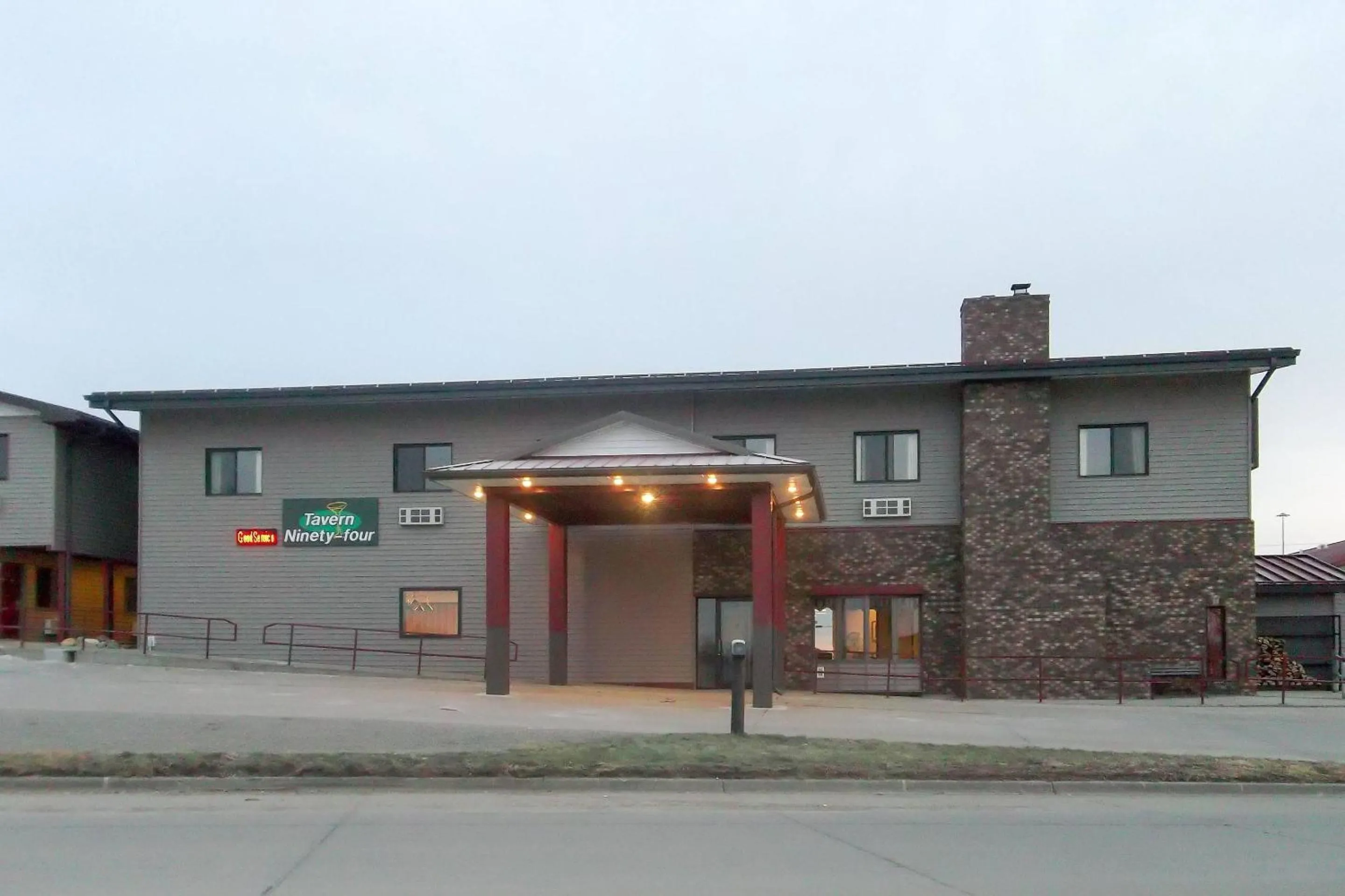 Property building in Econo Lodge - Valley City