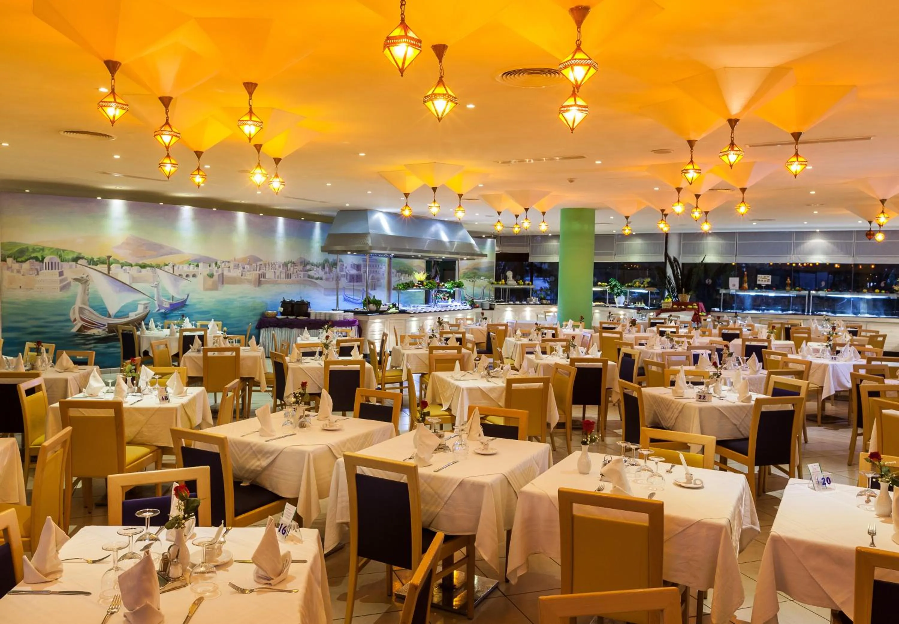 Restaurant/places to eat in Sentido Phenicia