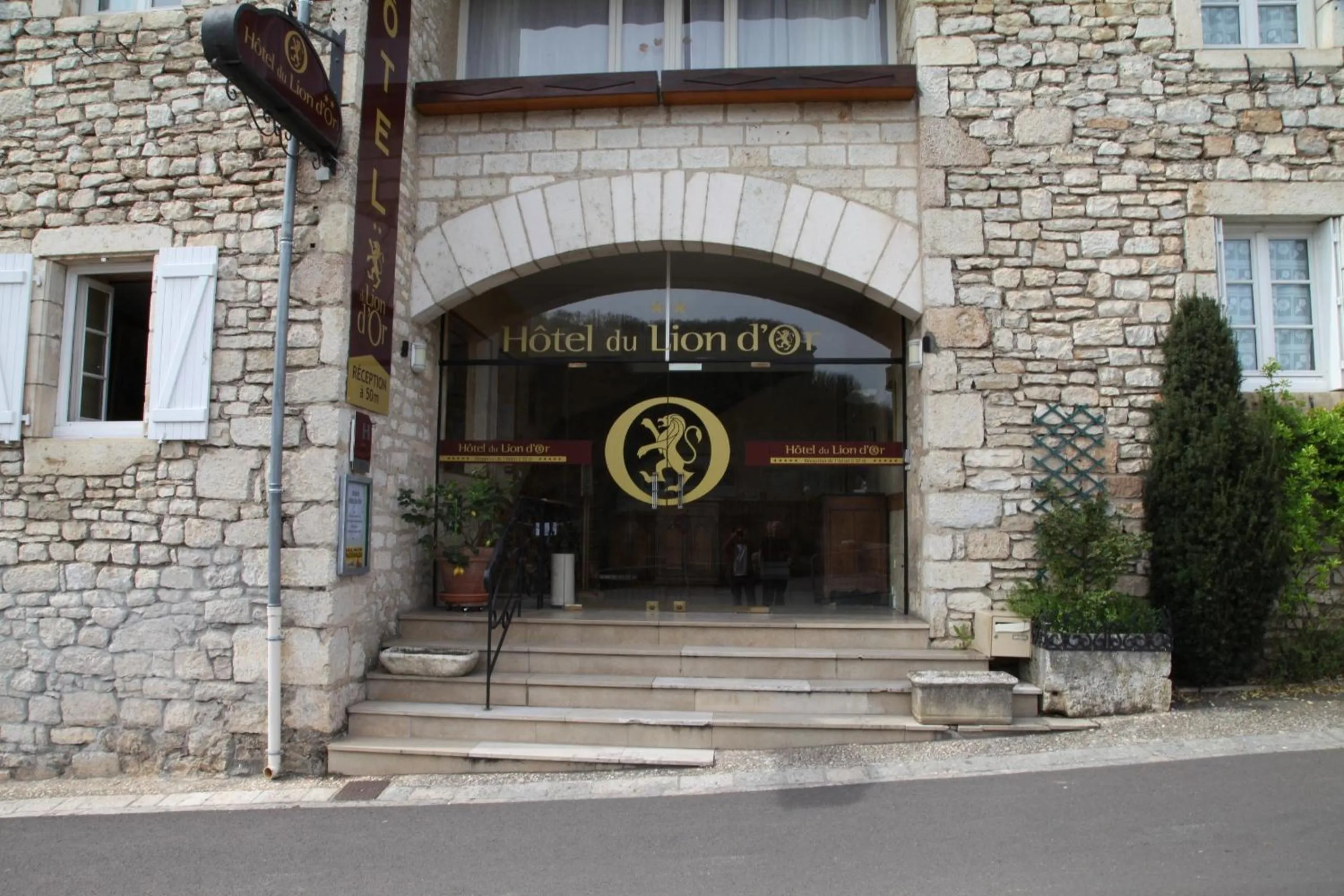 Facade/entrance in Hotel du Lion d'Or