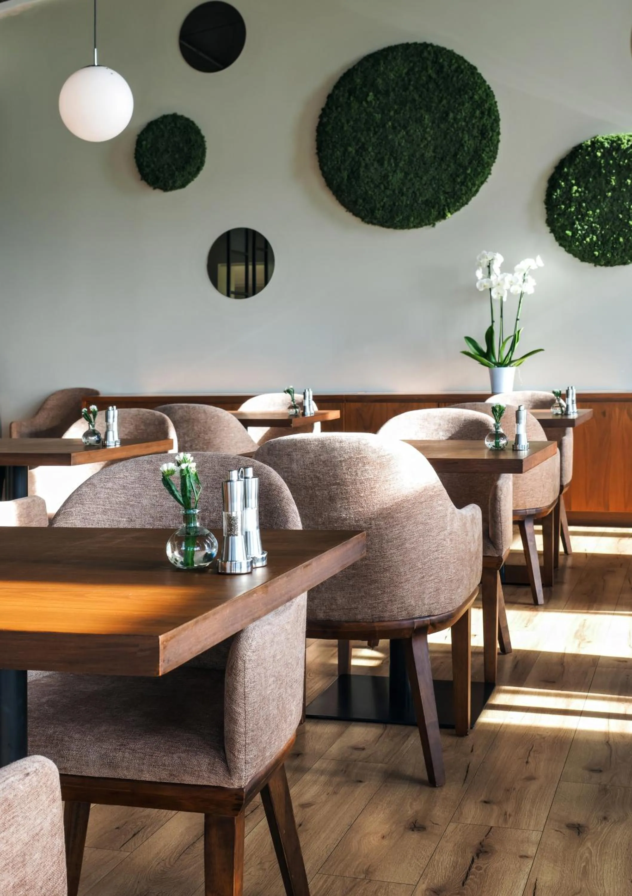 Restaurant/places to eat in Umi Hotel