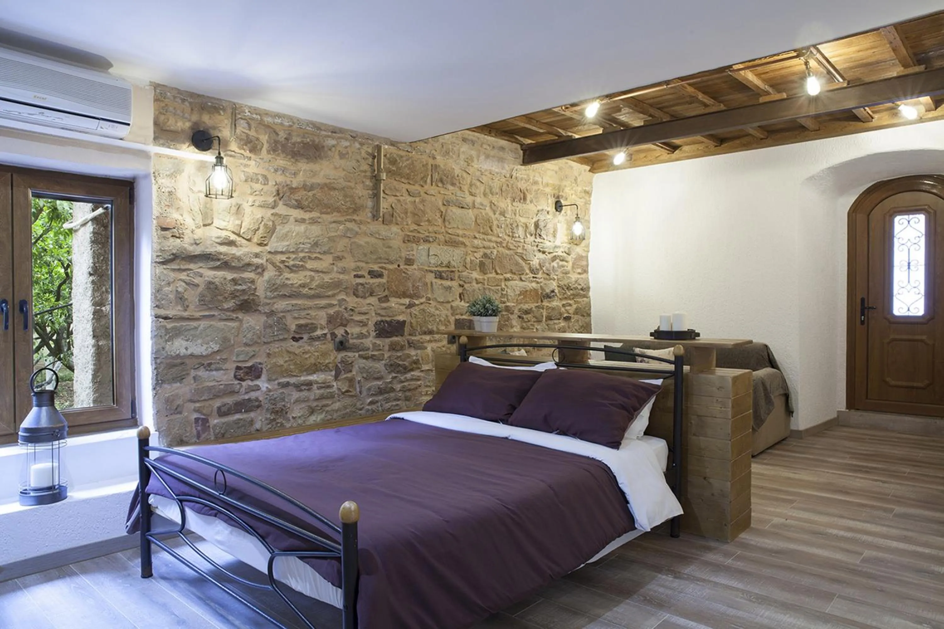 Living room, Bed in Voulamandis House