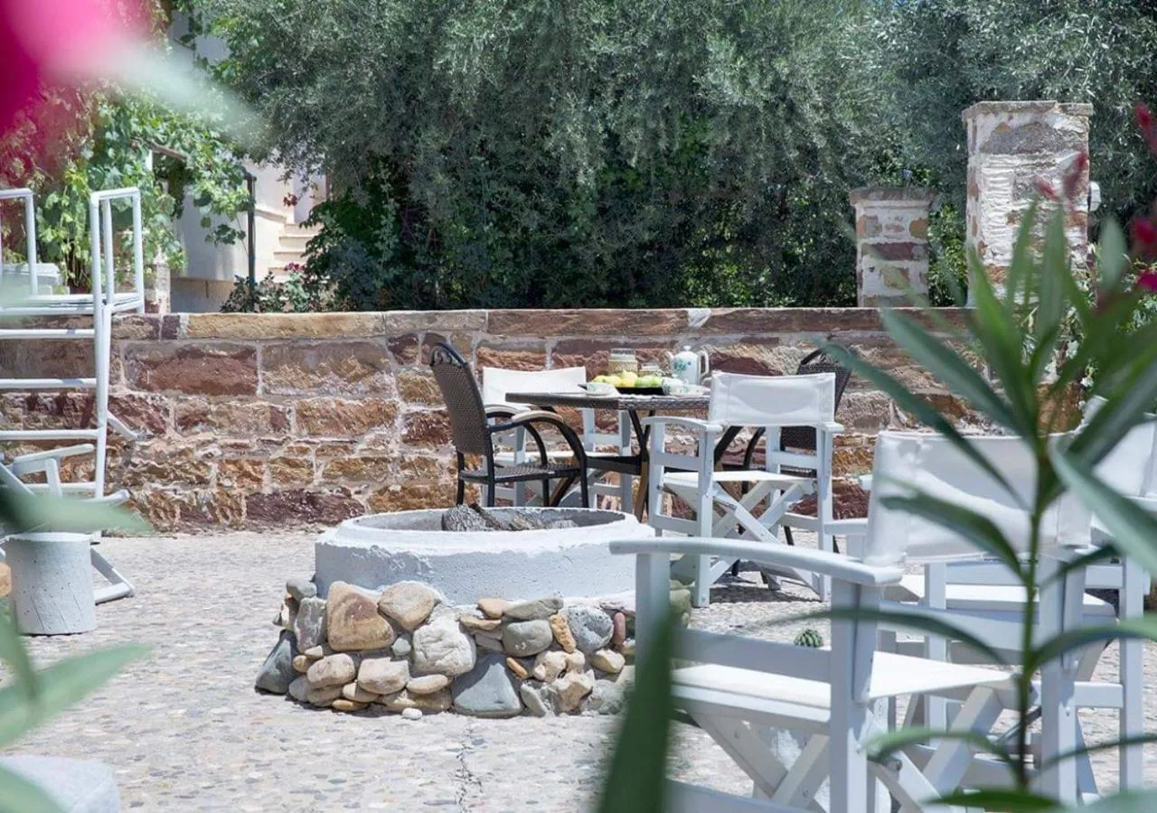 Property building in Voulamandis House