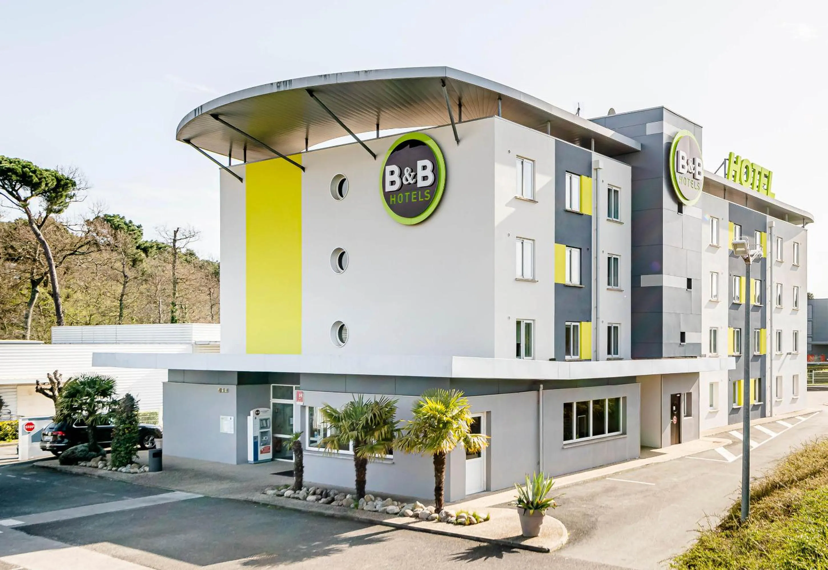 Property building in B&B HOTEL Bordeaux Talence