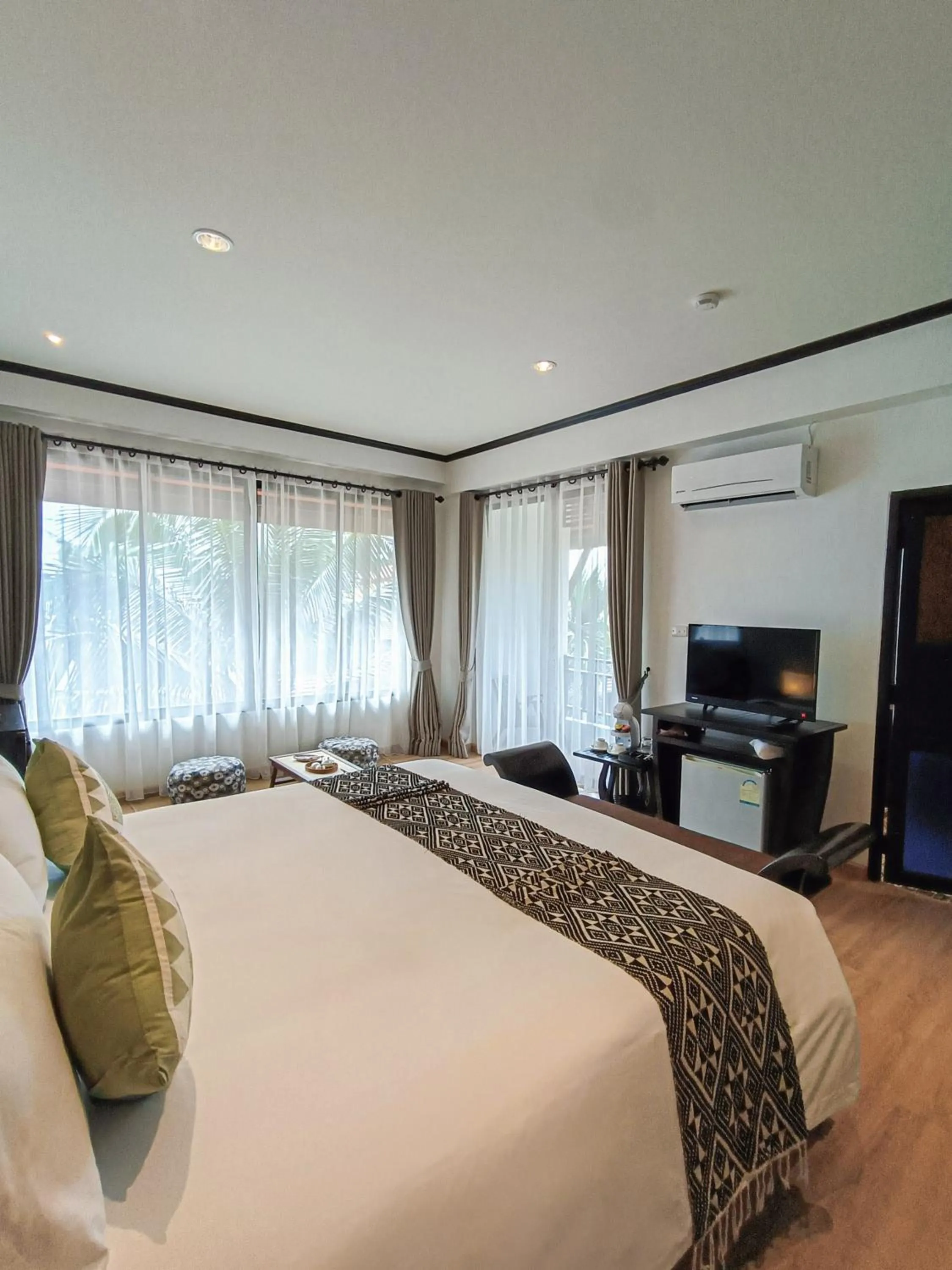 Balcony/Terrace, Bed in THEE Kashatharn by TH District