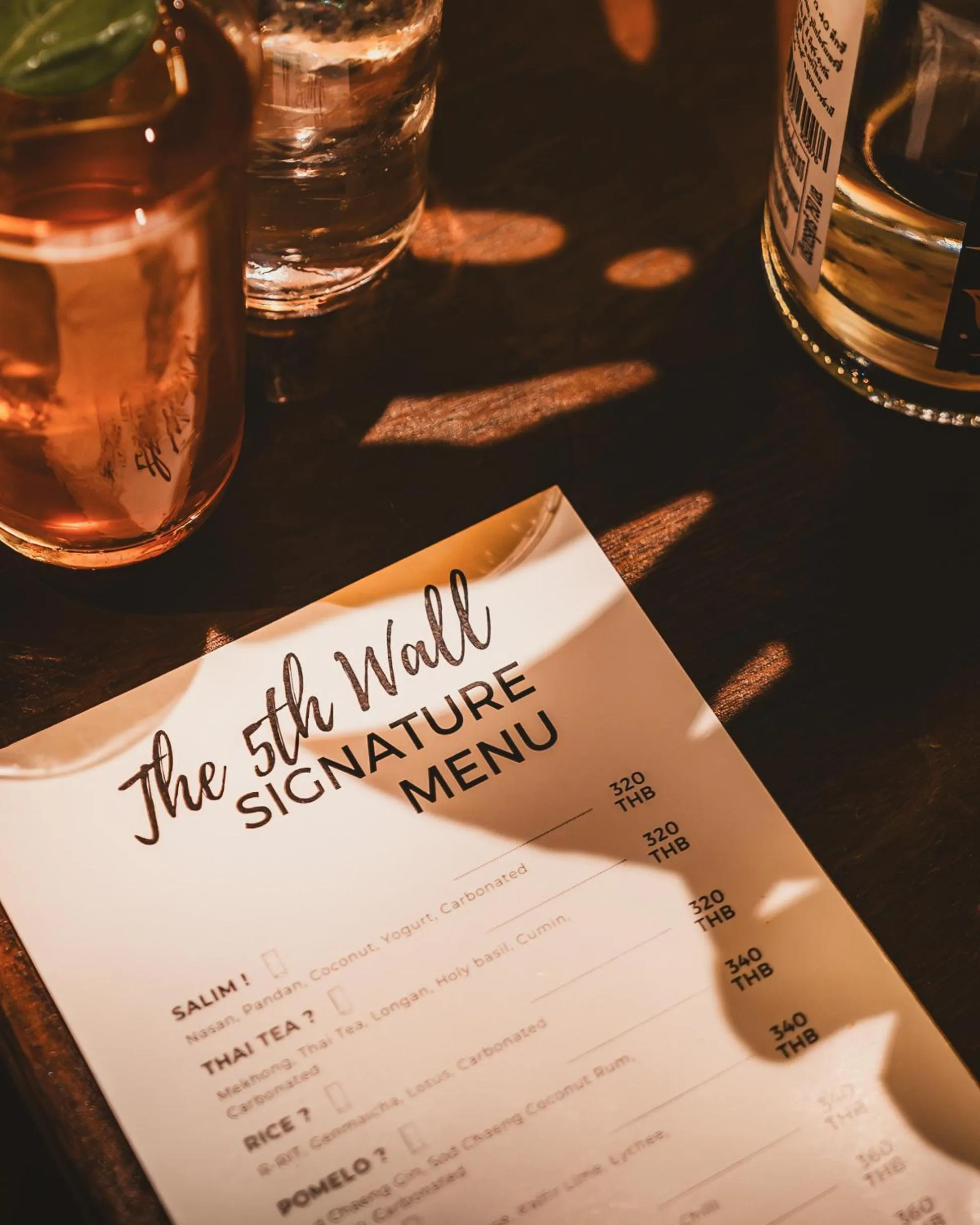 Food and drinks in THEE Kashatharn by TH District