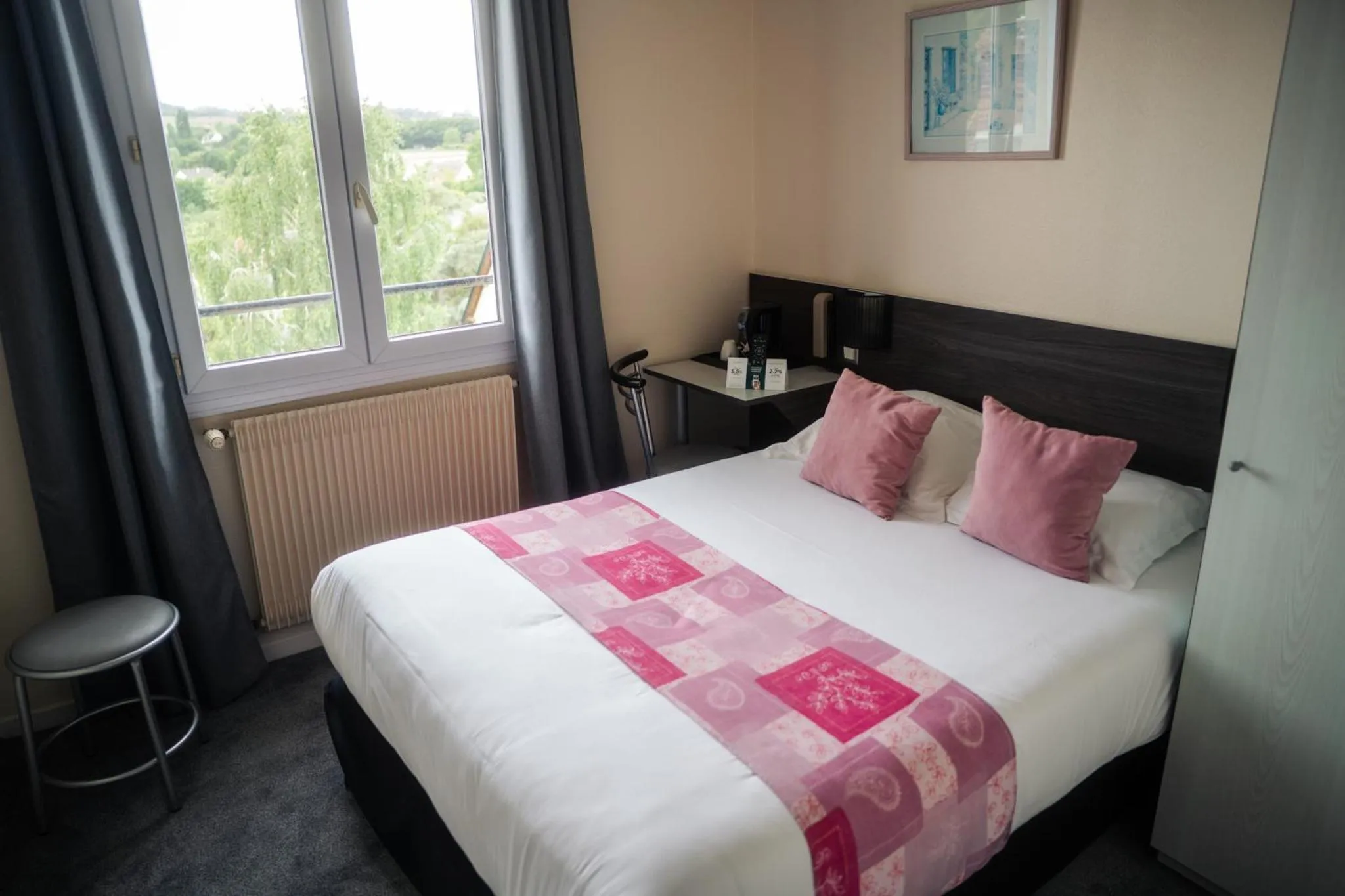 Bedroom, Bed in Logis Hotel Spa Restaurant Au Site Normand