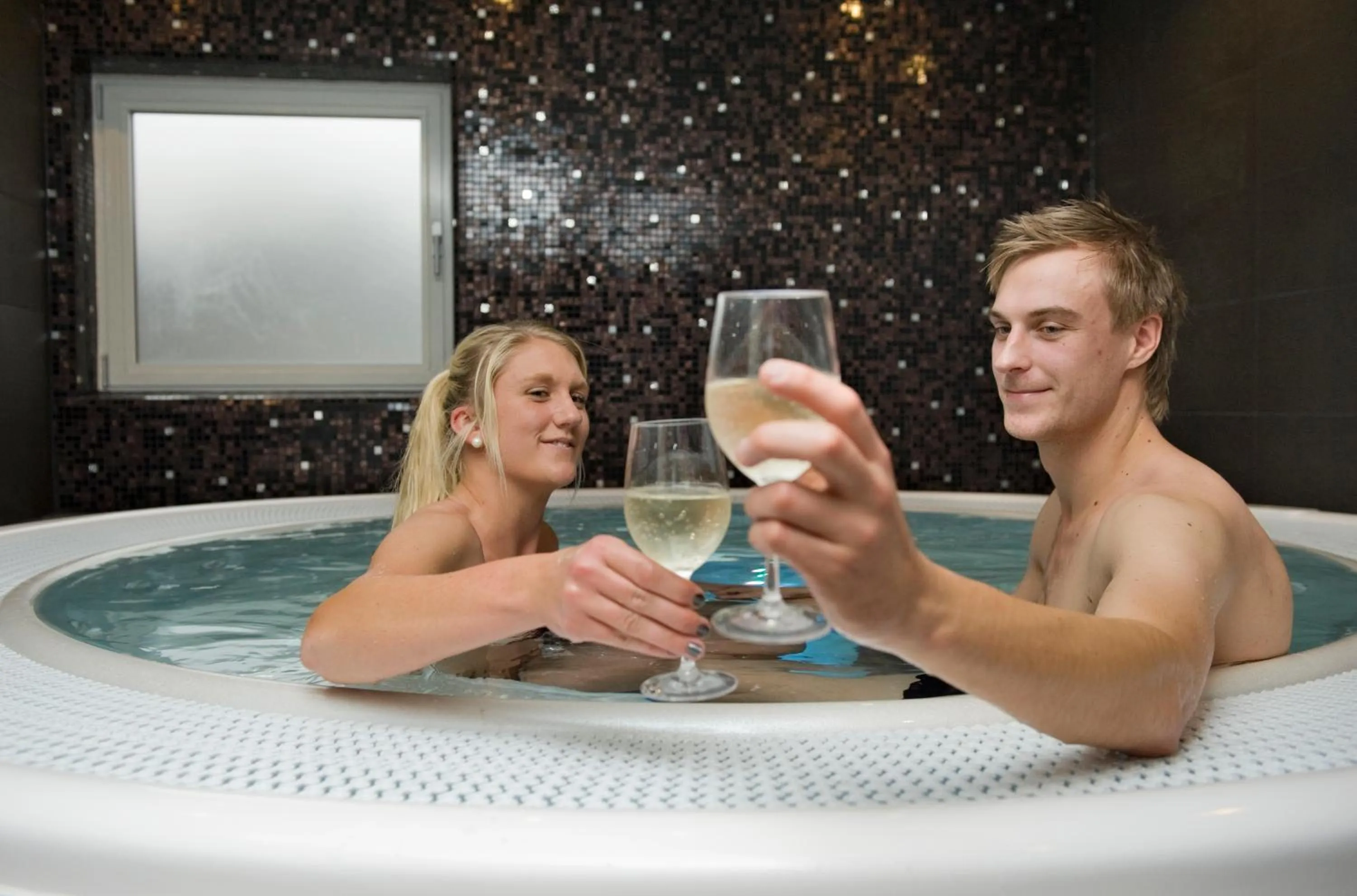 Hot Tub in Lumber & Karle