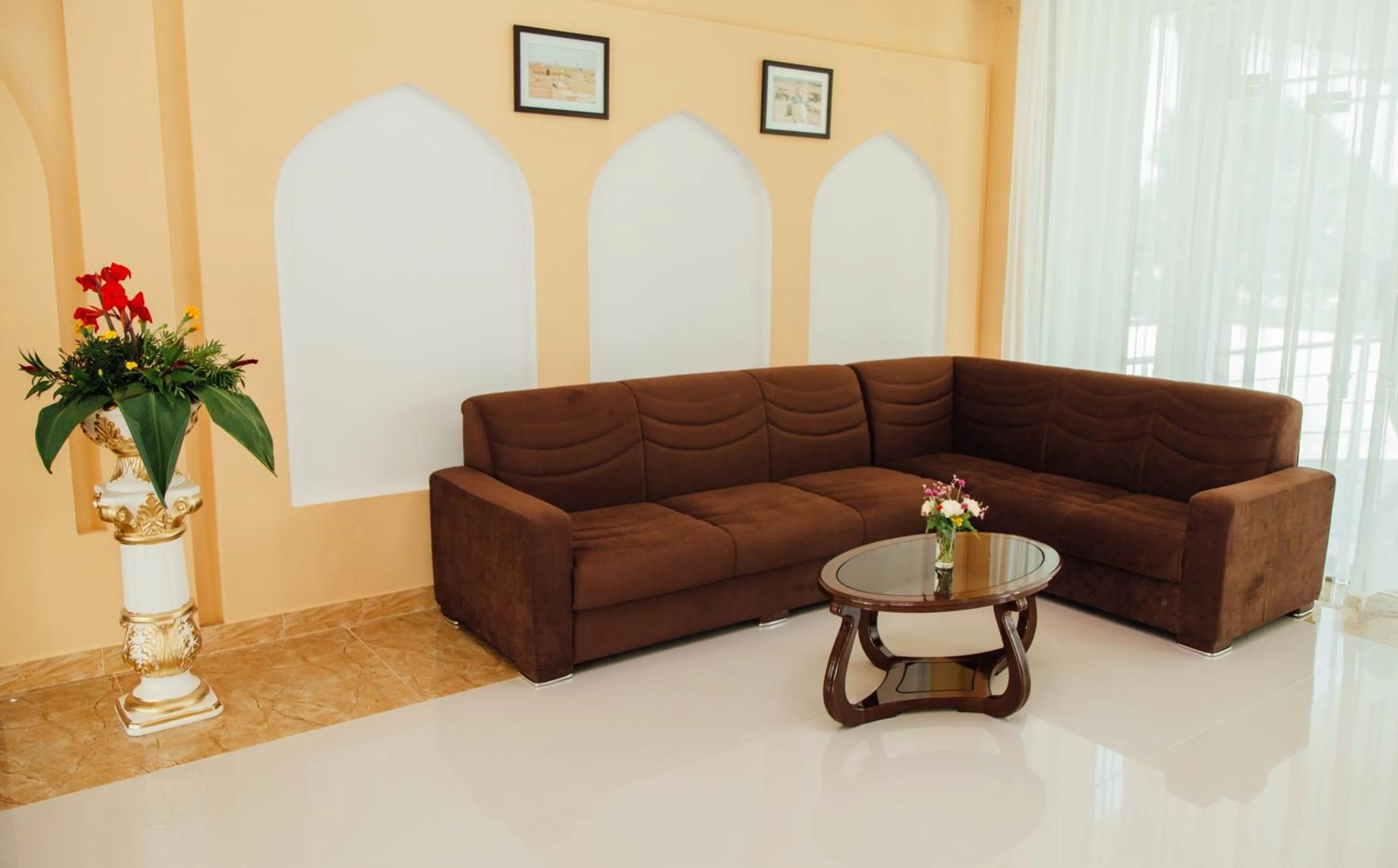 Communal lounge/ TV room in Bek Khiva Hotel