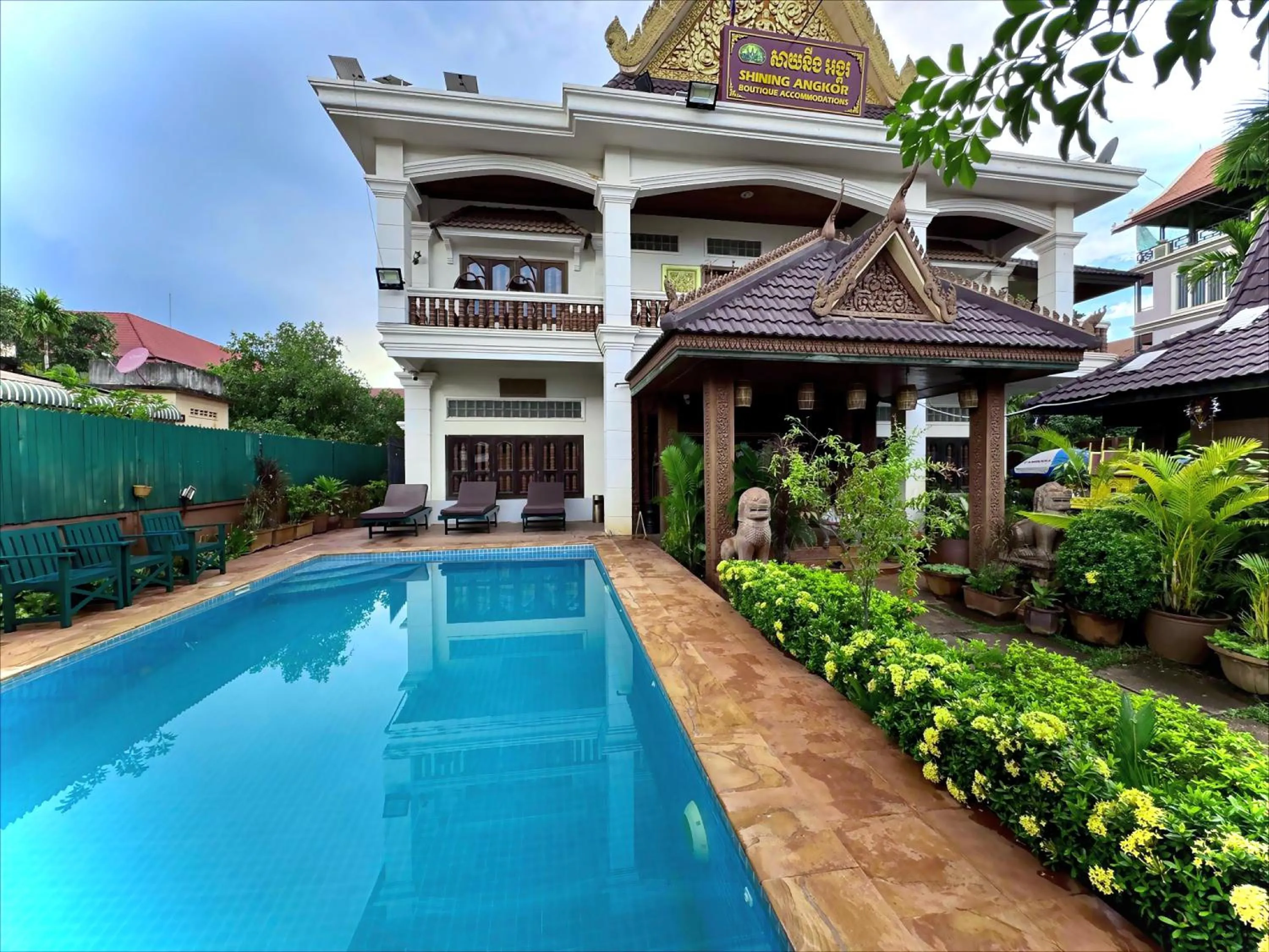 Swimming pool in Shining Angkor Boutique Hotel