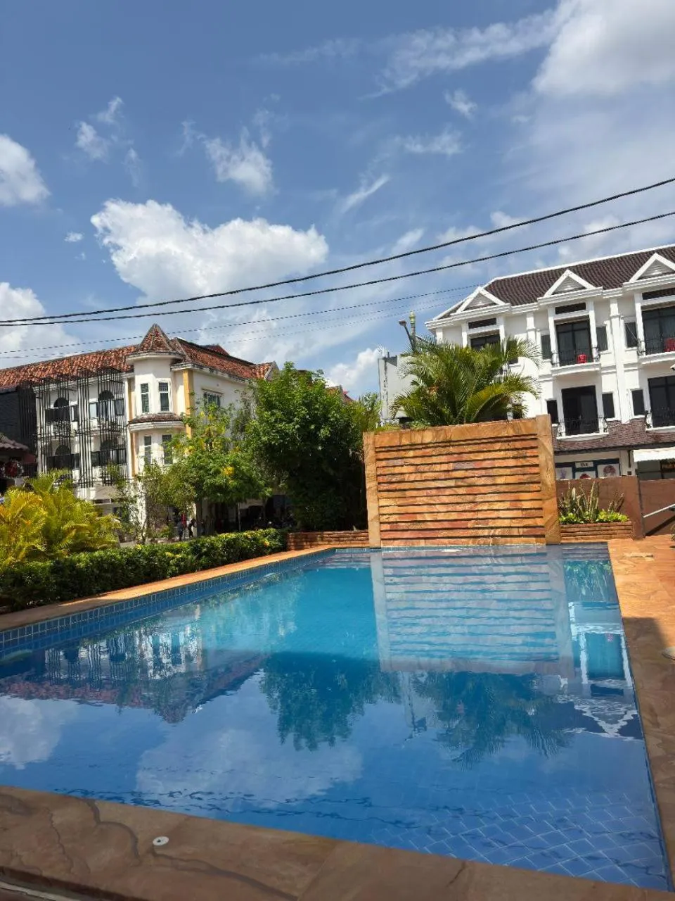 Swimming pool in Shining Angkor Boutique Hotel