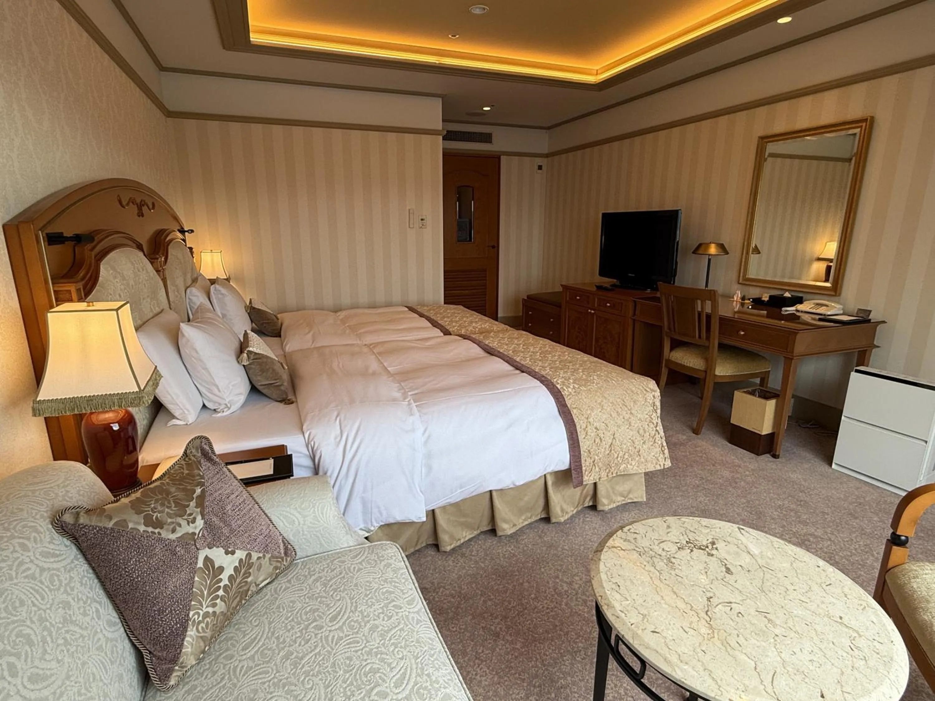 Photo of the whole room, Bed in Hotel Nikko Princess Kyoto