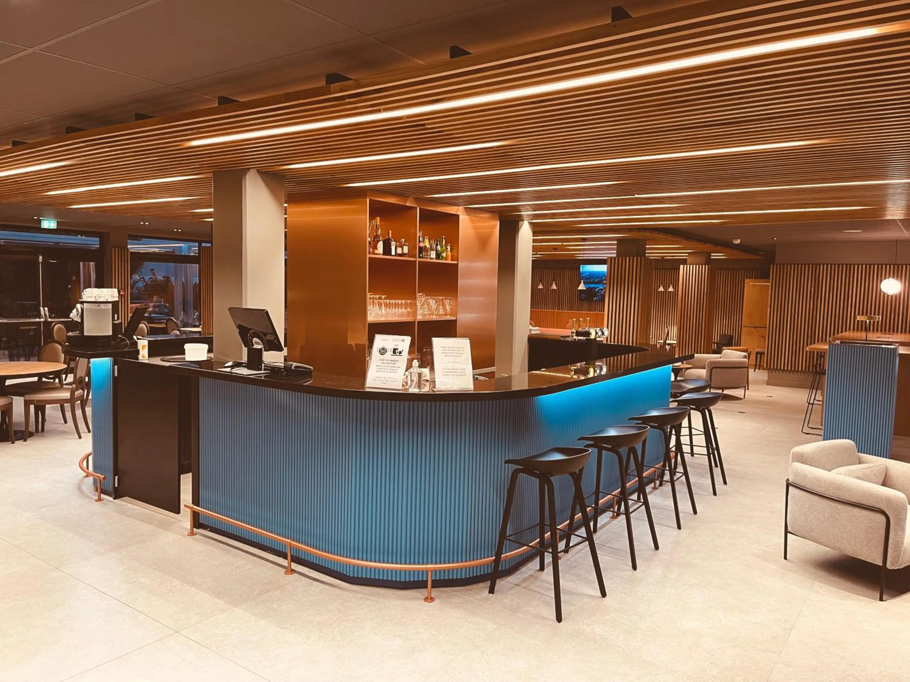 Lounge or bar in Novotel Bordeaux Centre Gare Saint Jean